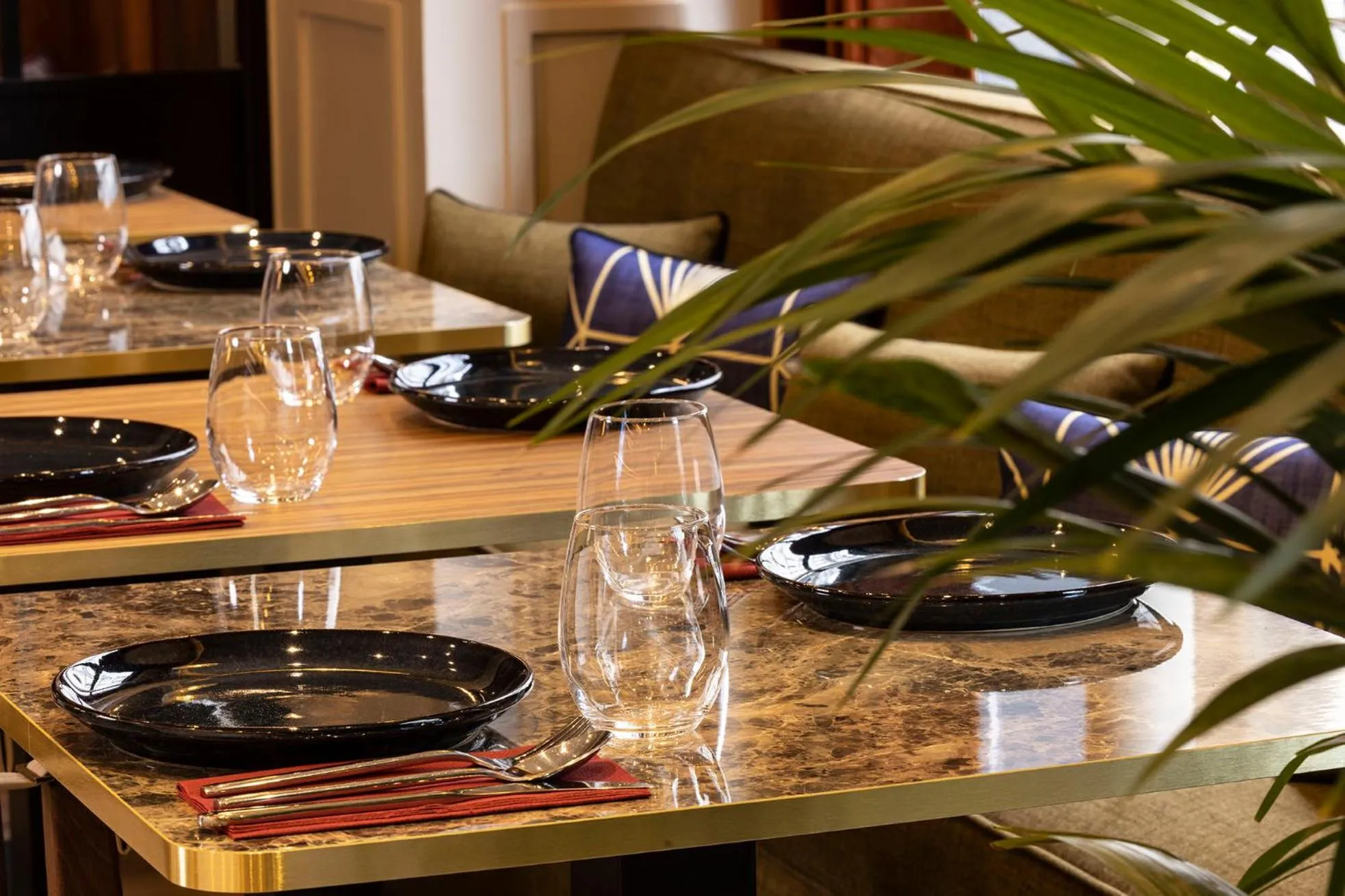 Restaurant/places to eat in Hotel Le Rocroy