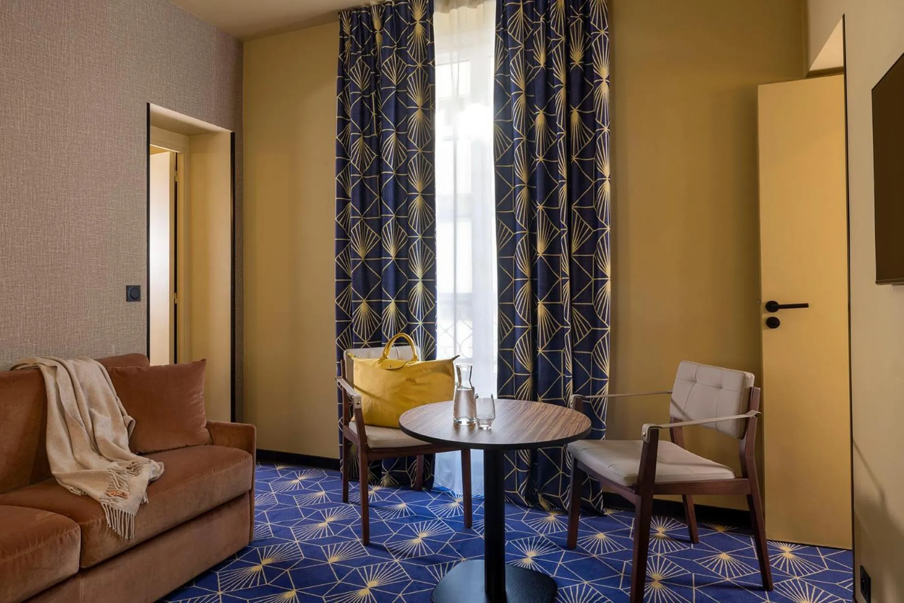 Bedroom in Hotel Le Rocroy