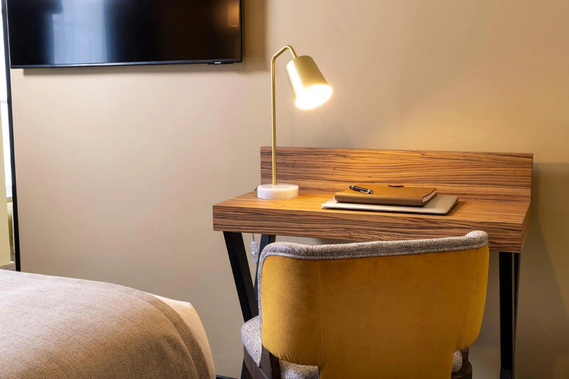 Bedroom in Hotel Le Rocroy