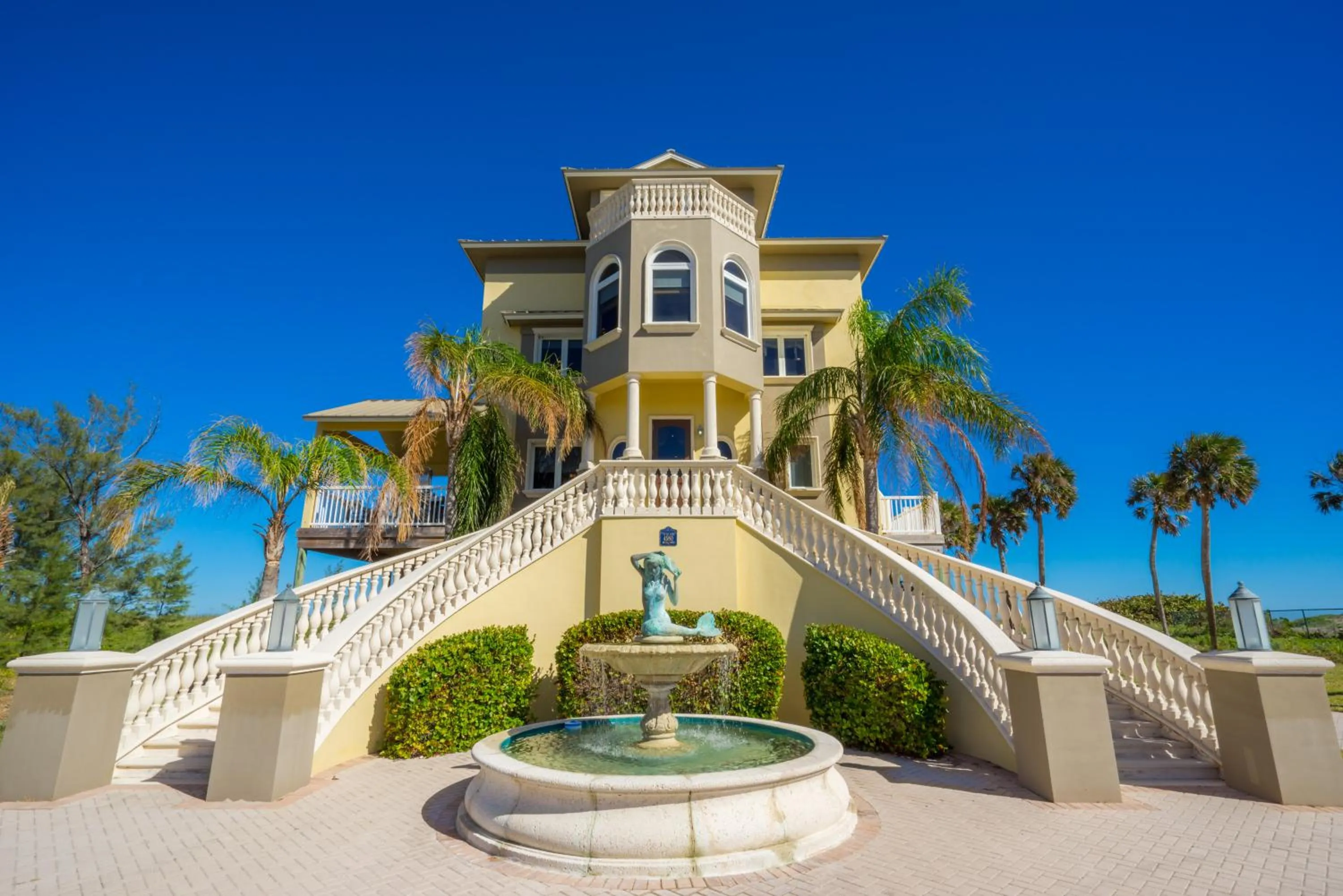 Facade/entrance in Bella Vista