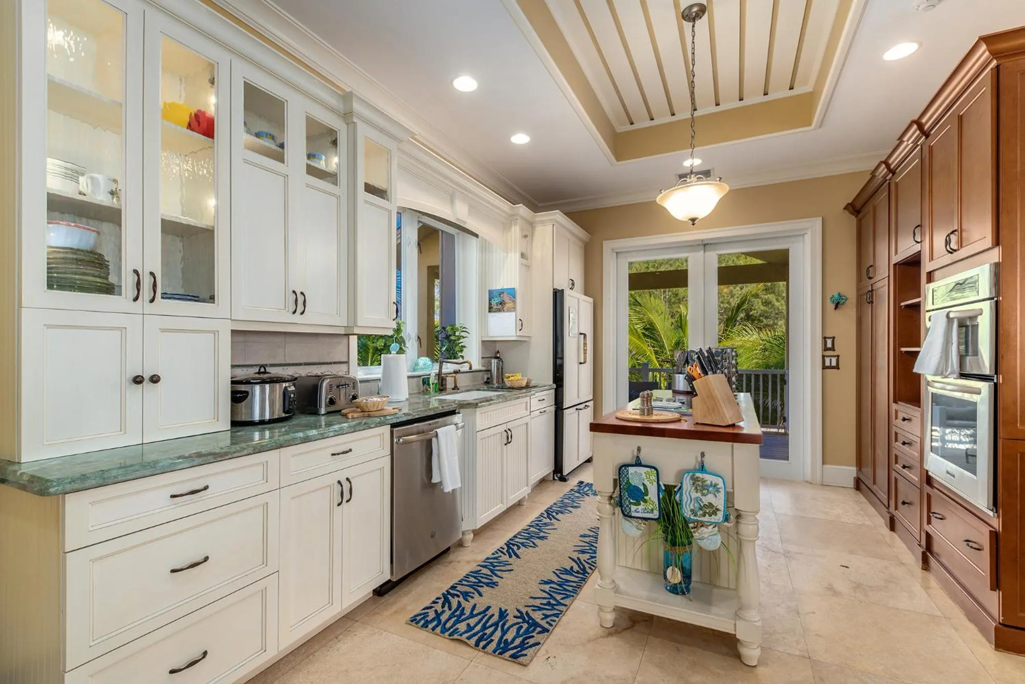 Kitchen or kitchenette in Bella Vista