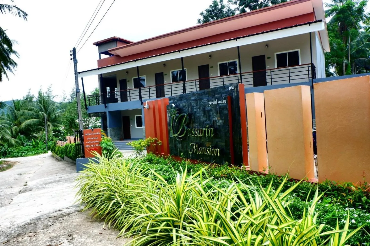 Facade/entrance in Bussarin Mansion Koh Yao Yai