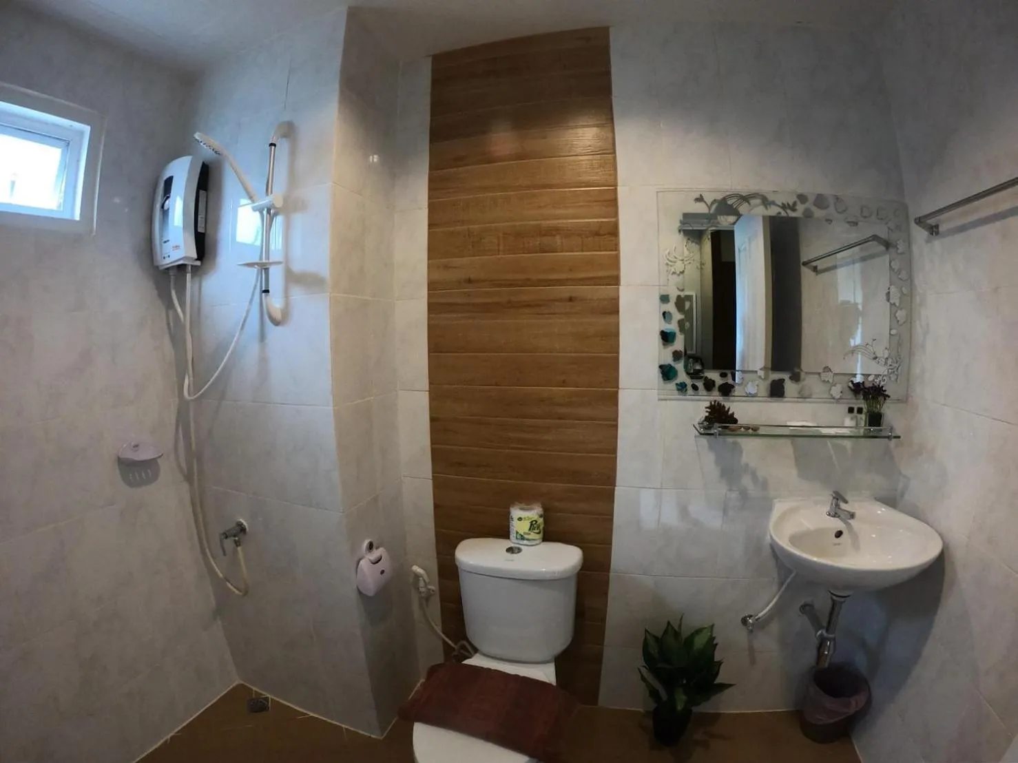 Shower in Bussarin Mansion Koh Yao Yai