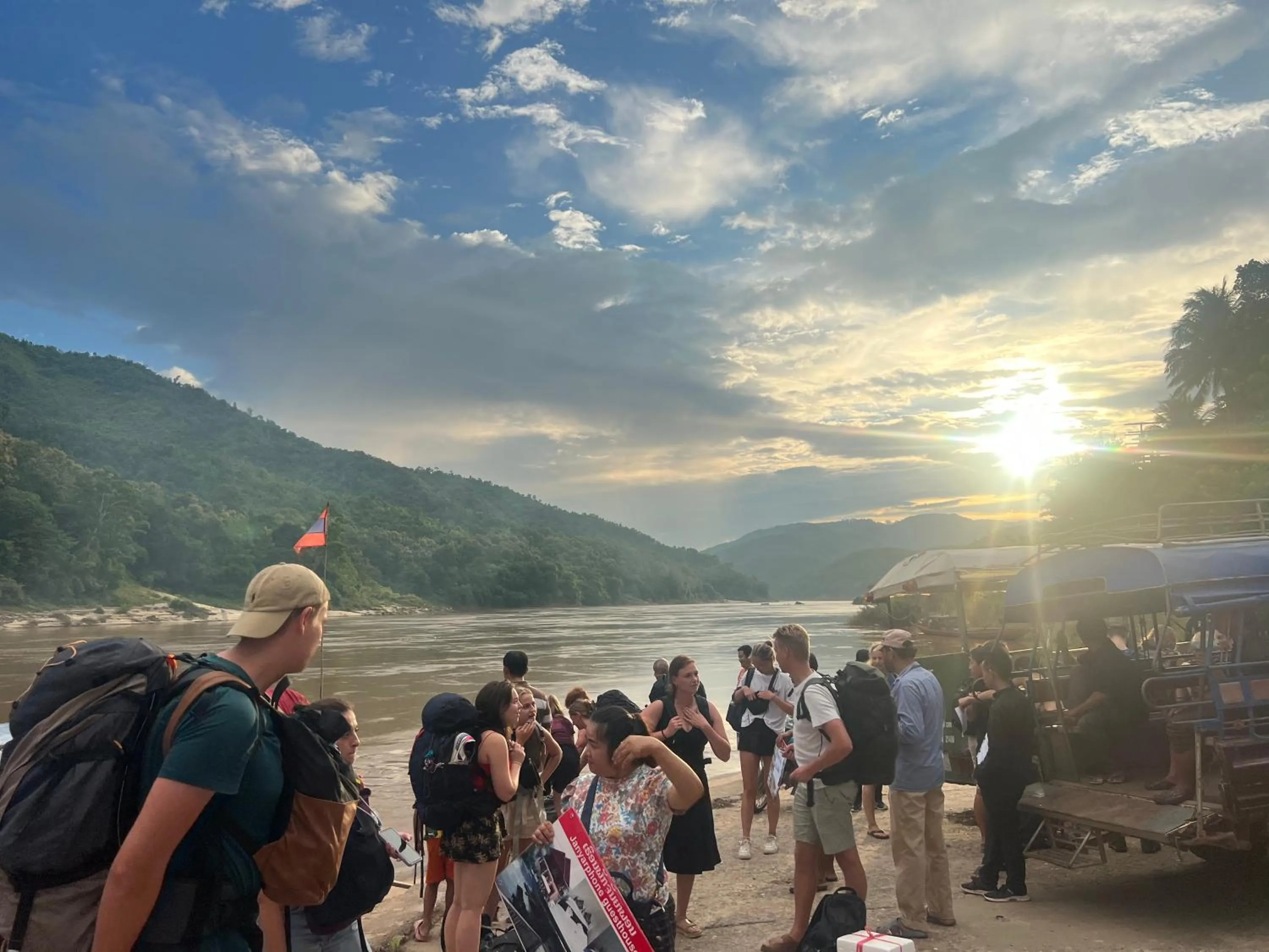 People in Pakbeng Guesthouse