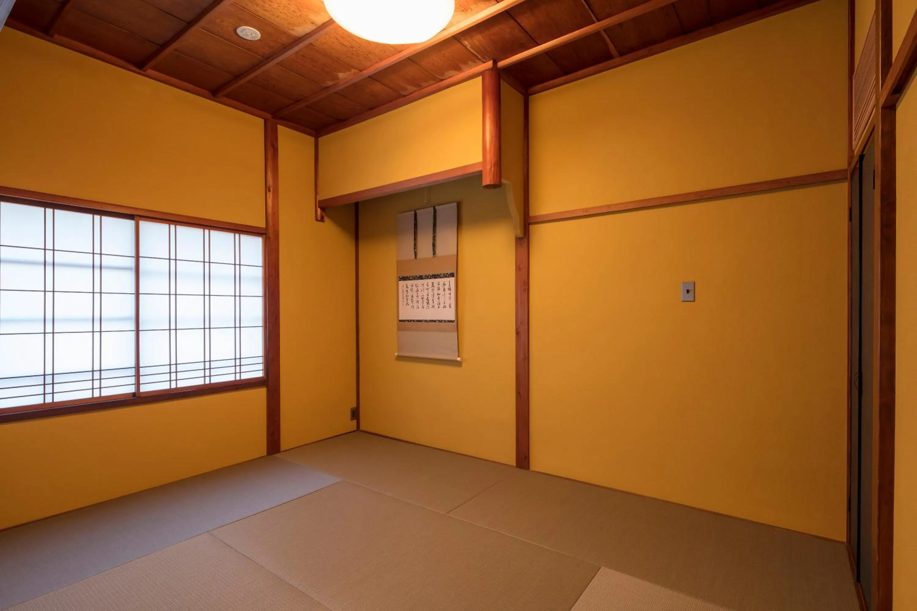 Bedroom in Hikoso-machi Kin no Ma