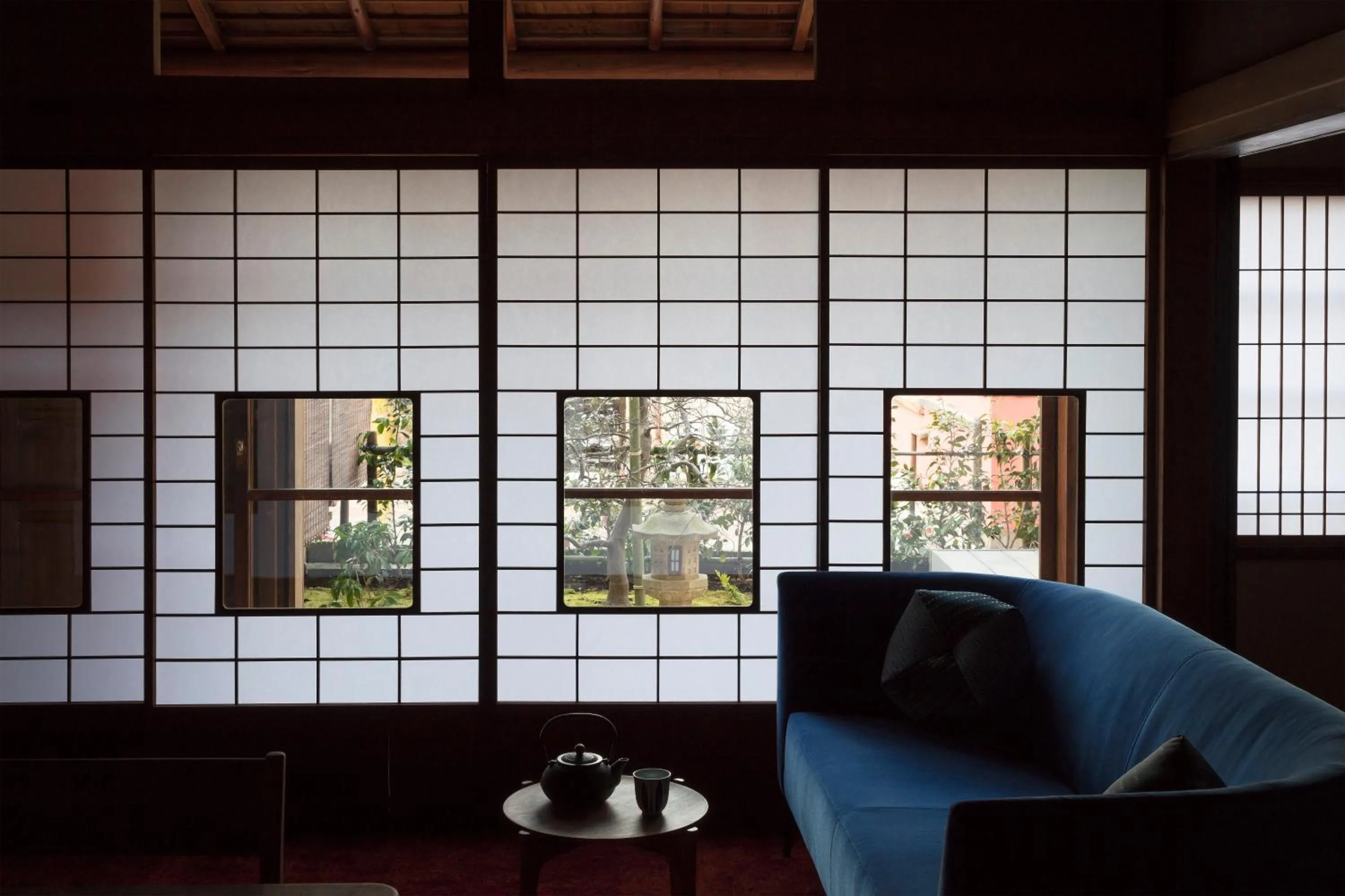 Garden in Hikoso-machi Kin no Ma