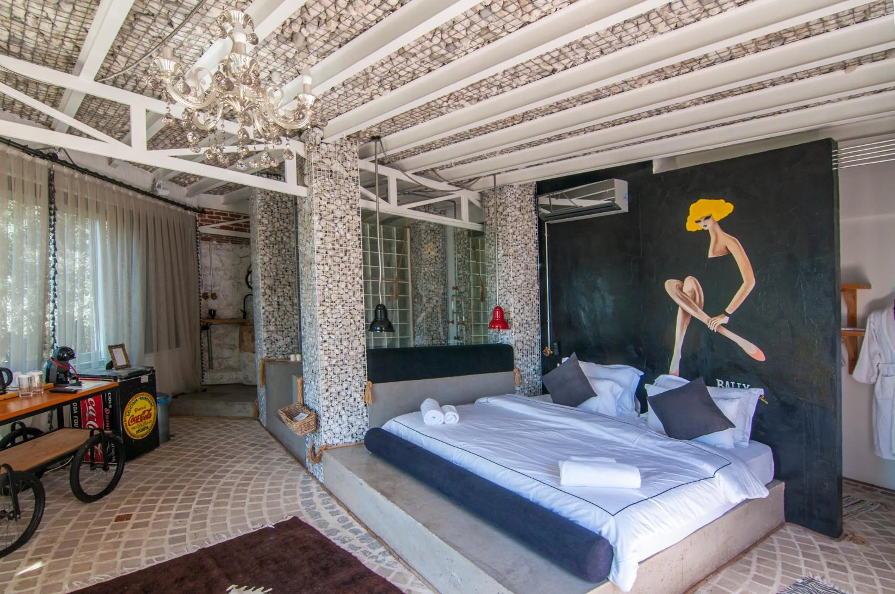 Photo of the whole room, Bed in Ölüdeniz Loft - Adults Only