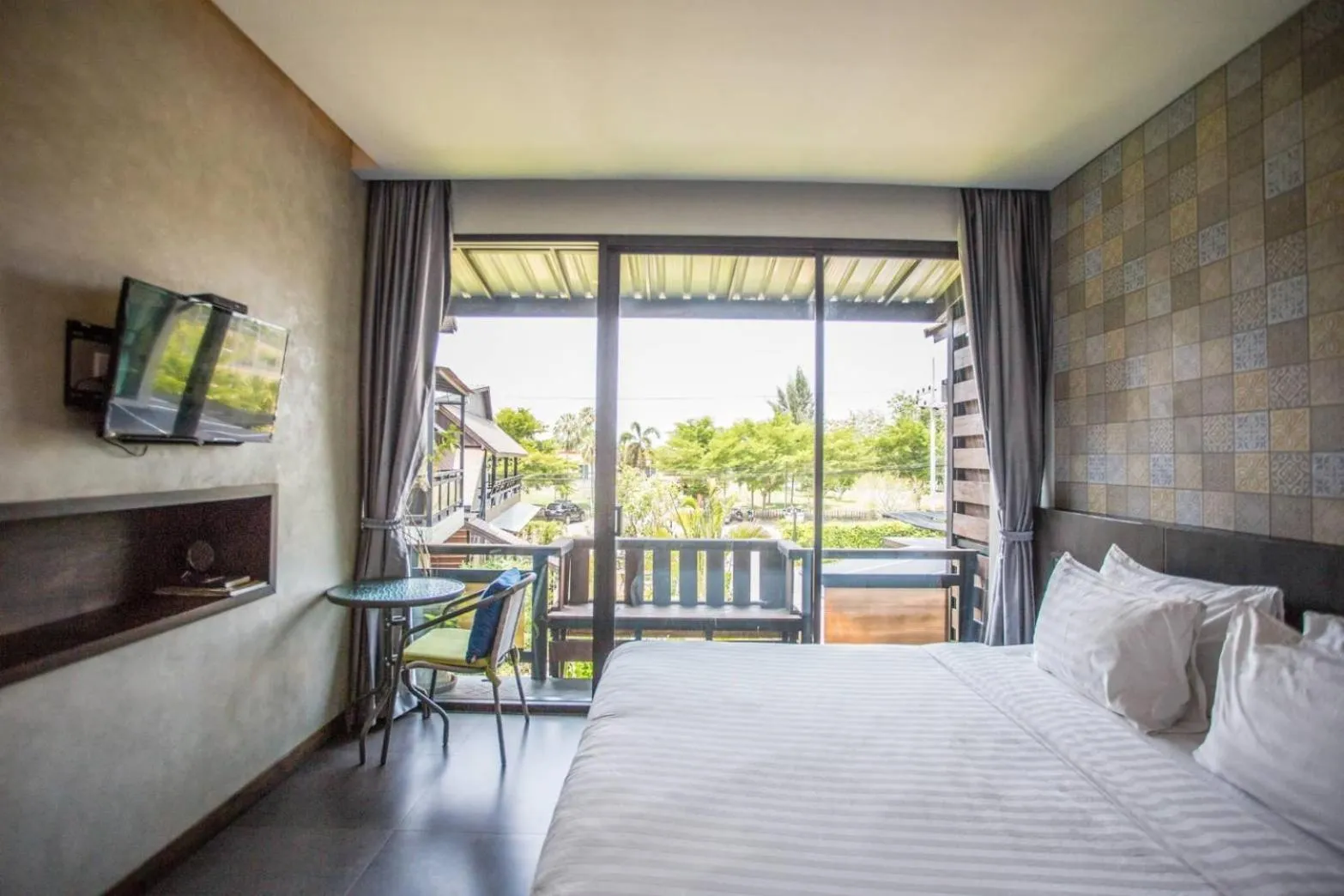 Photo of the whole room, Bed in Anantaya Home
