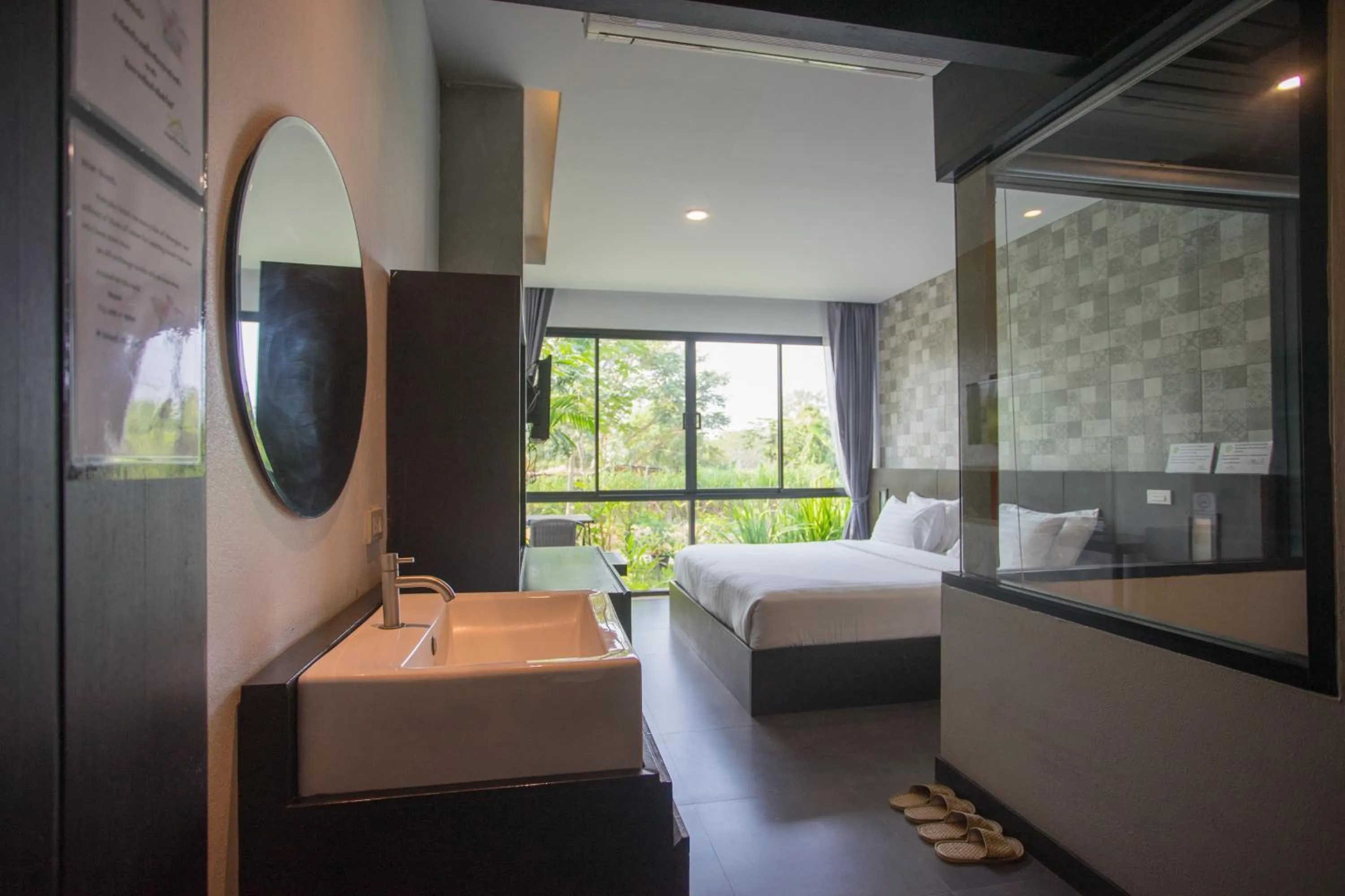 Photo of the whole room, Bed in Anantaya Home