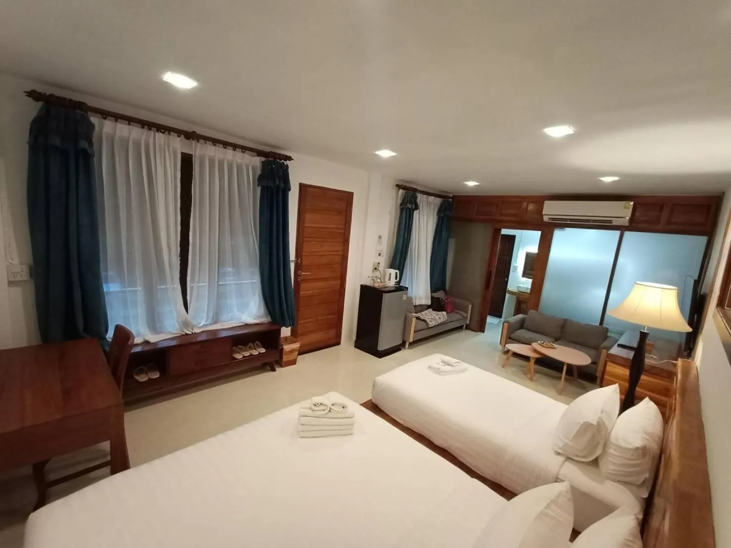 Photo of the whole room, Bed in Anantaya Home