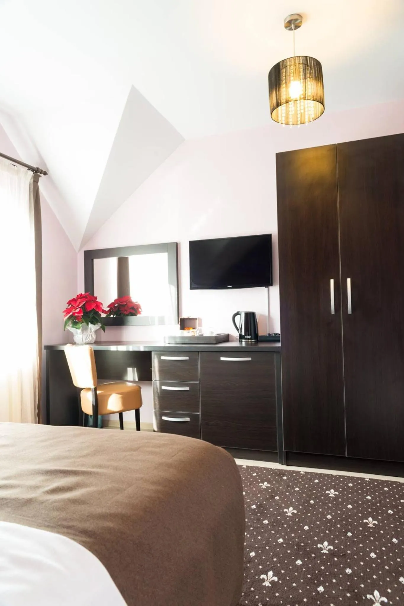 Photo of the whole room, Bed in Pridvorul Haiducilor