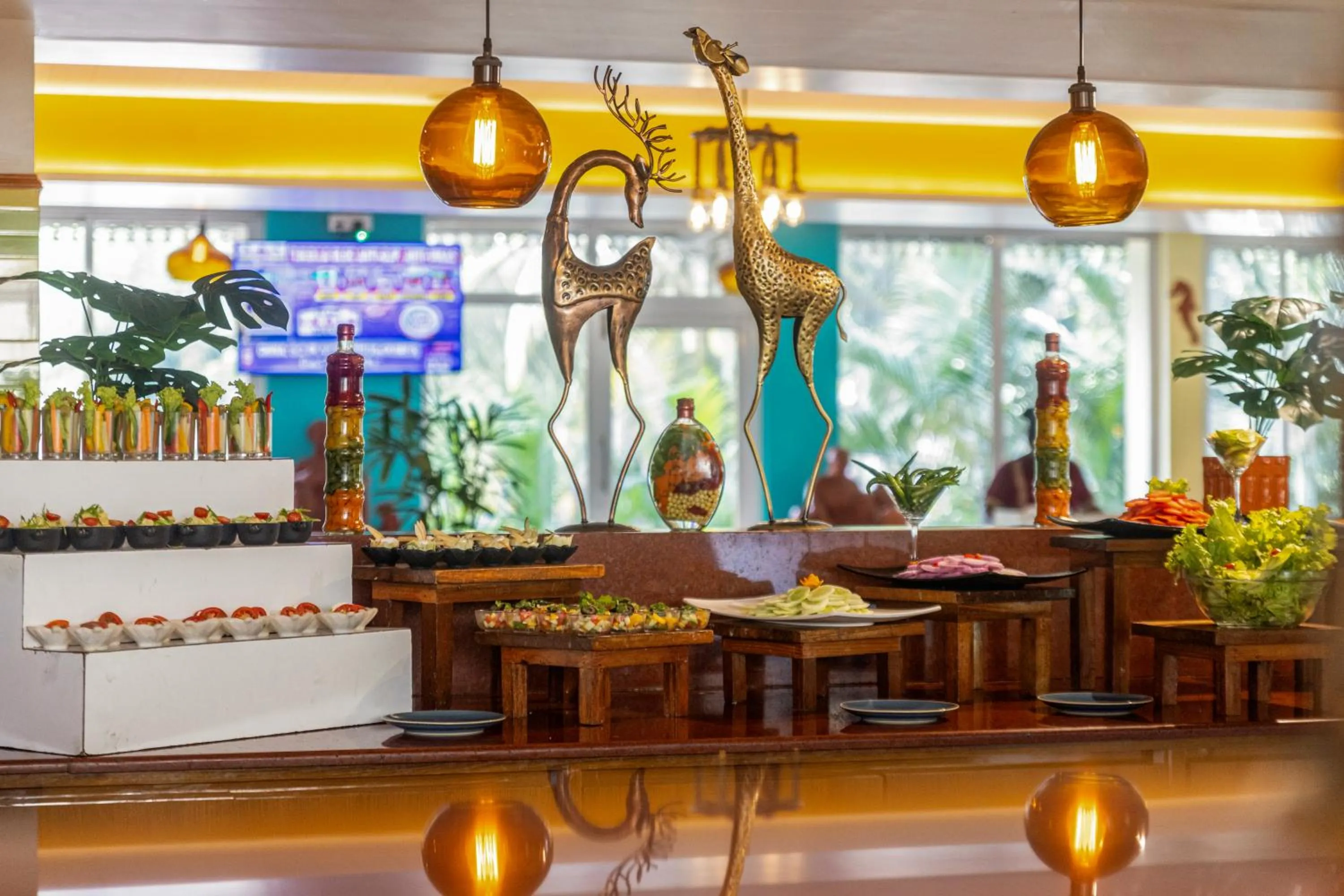 Restaurant/places to eat in Sterling Goa Varca