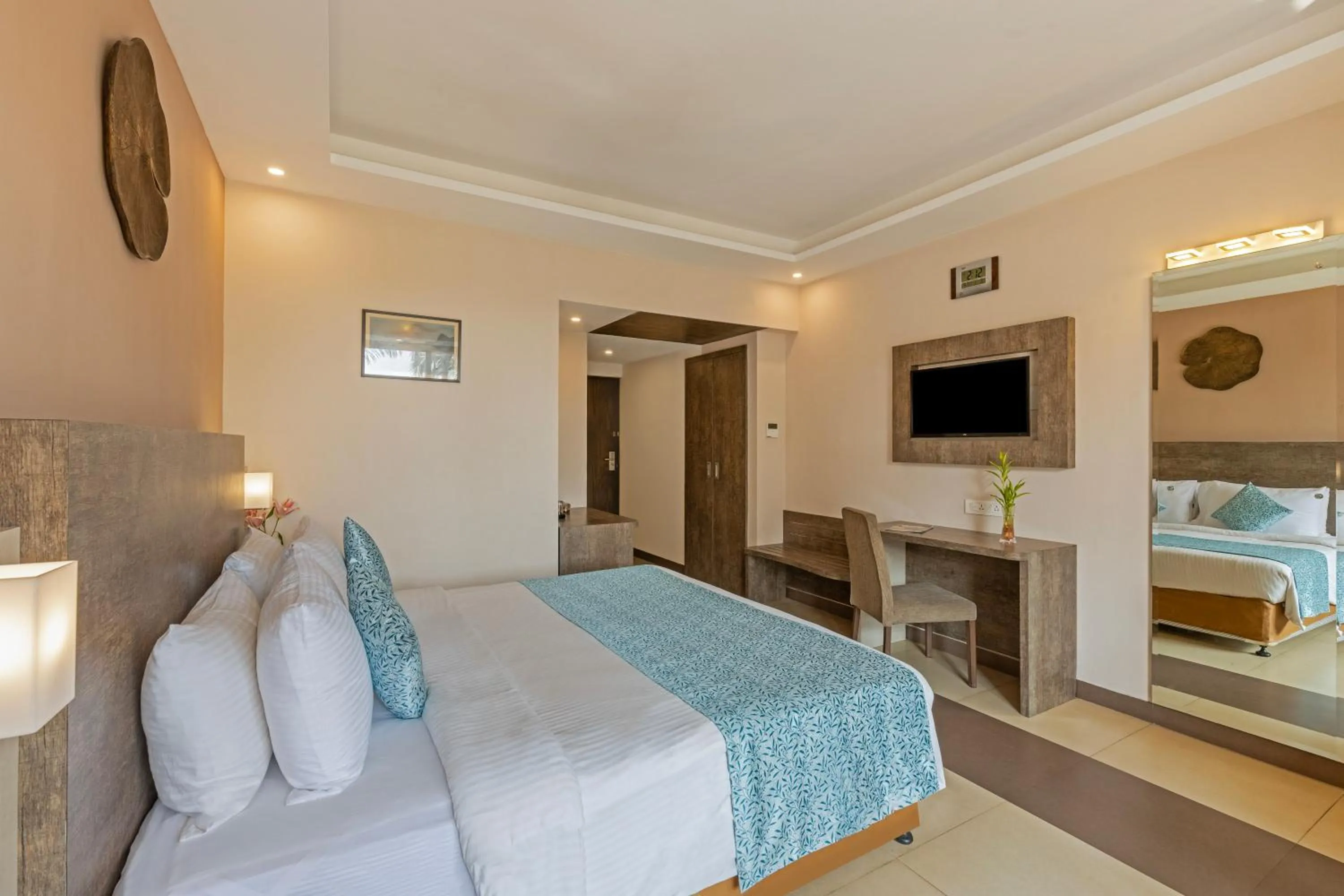 Photo of the whole room, Bed in Sterling Goa Varca