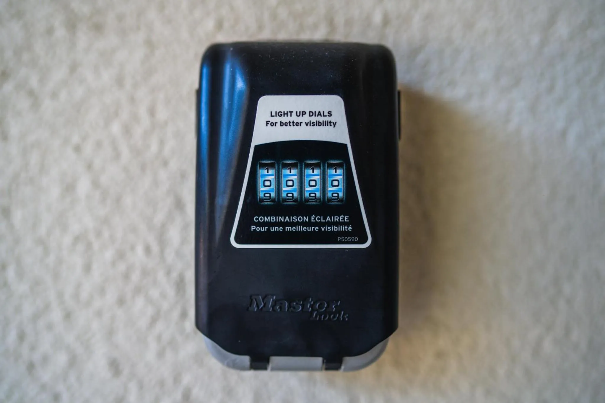 locker in Pervanovo Apartments with Free Parking