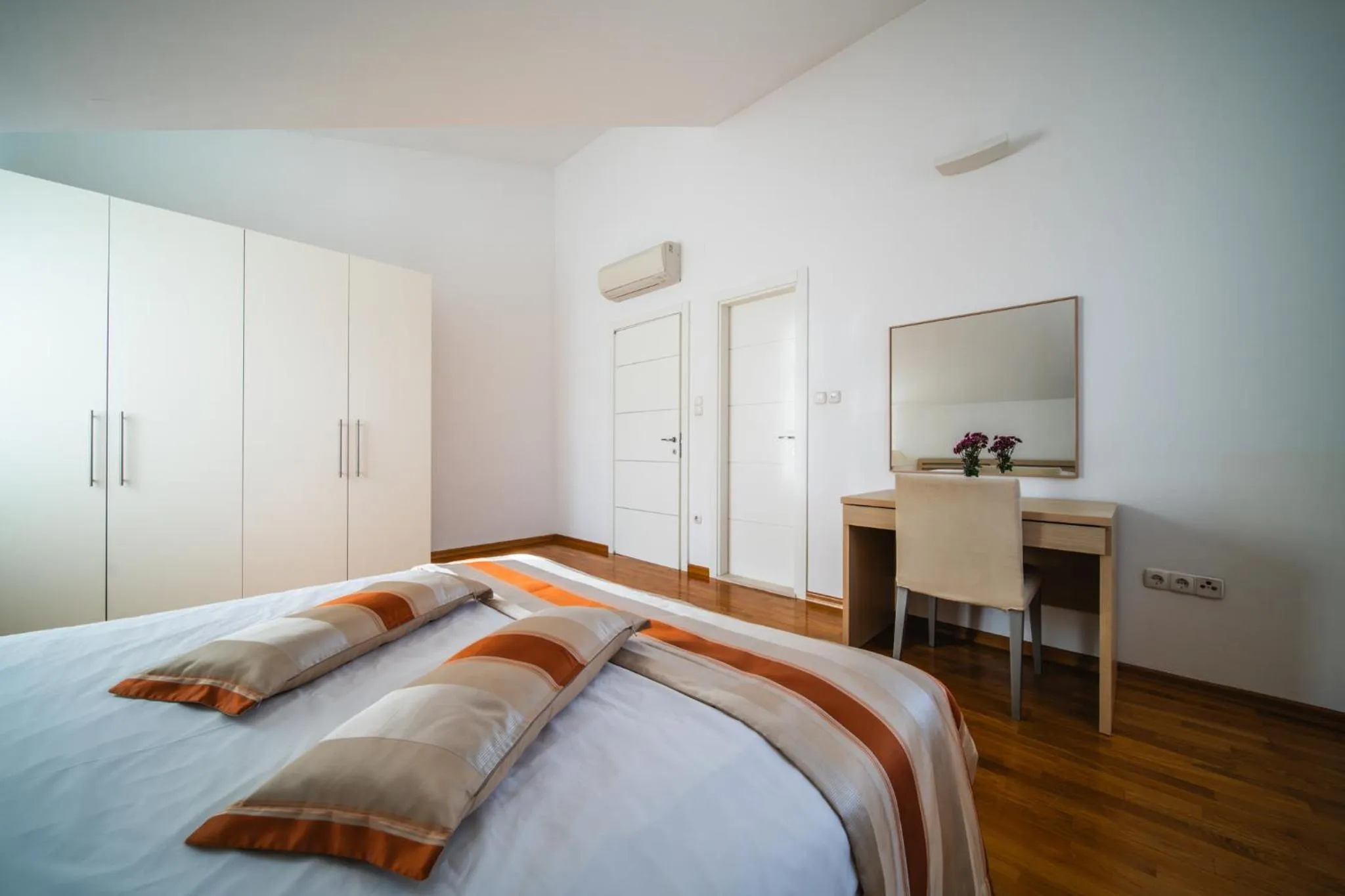 Bed in Pervanovo Apartments with Free Parking