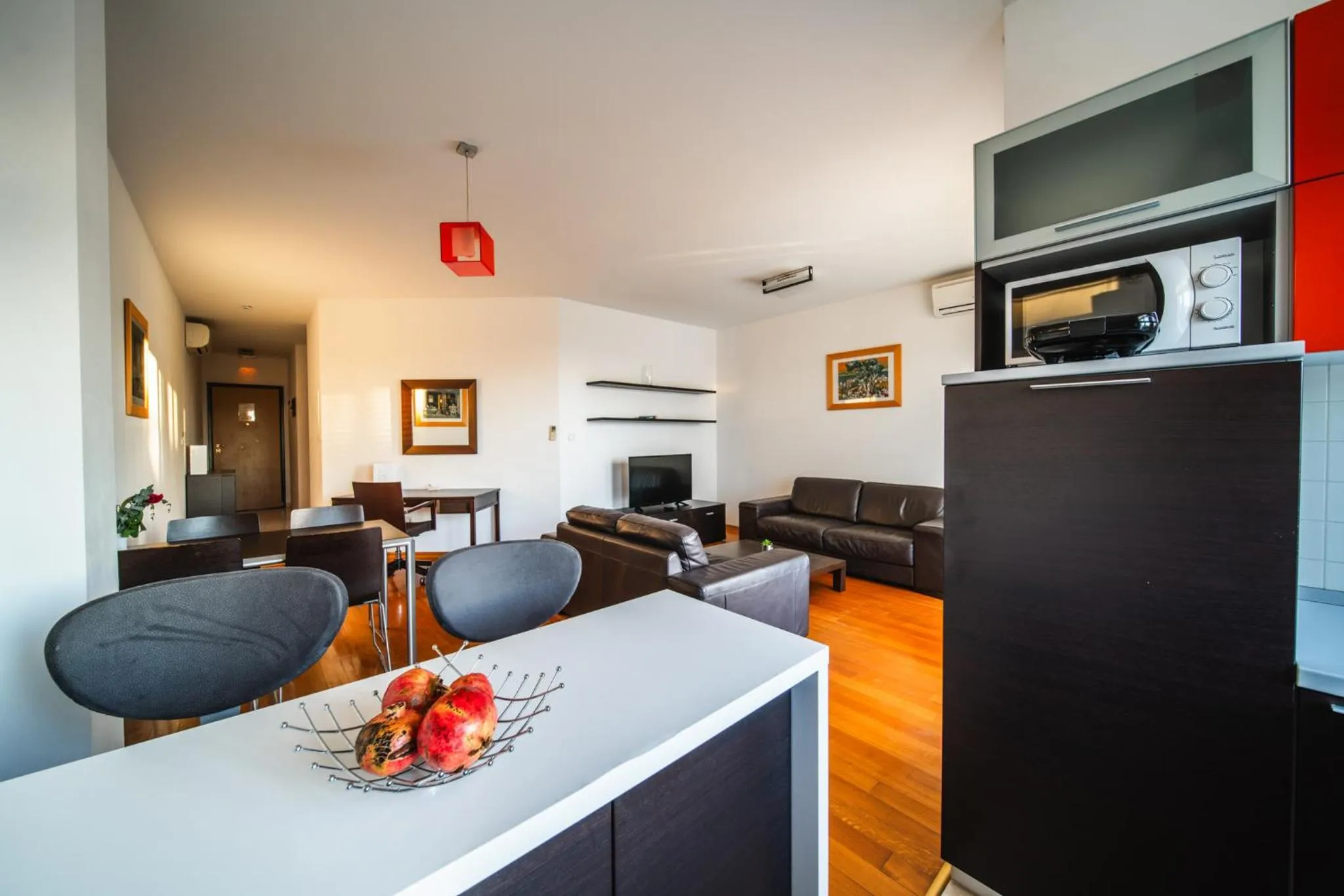 TV and multimedia in Pervanovo Apartments with Free Parking
