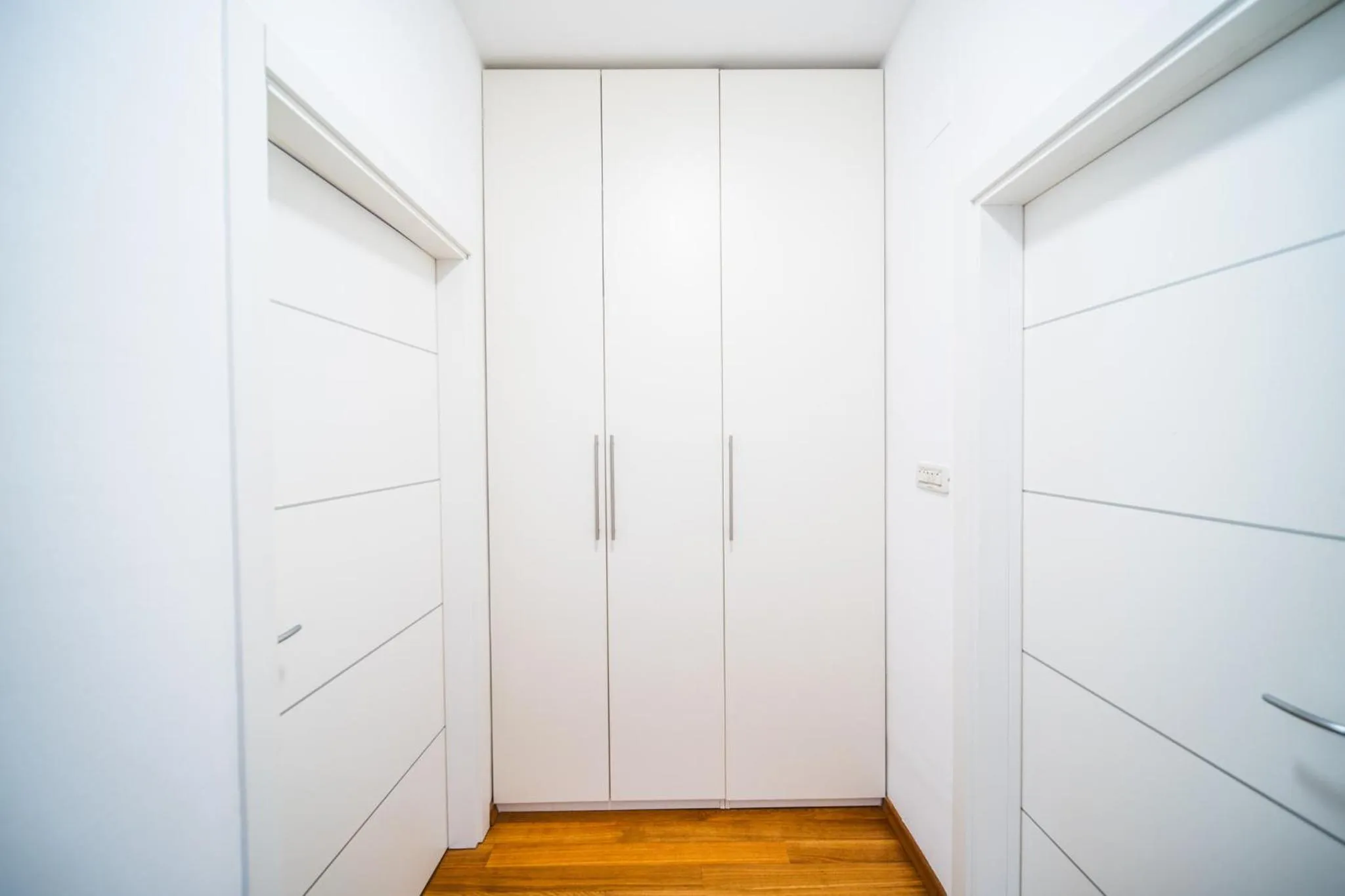 wardrobe in Pervanovo Apartments with Free Parking
