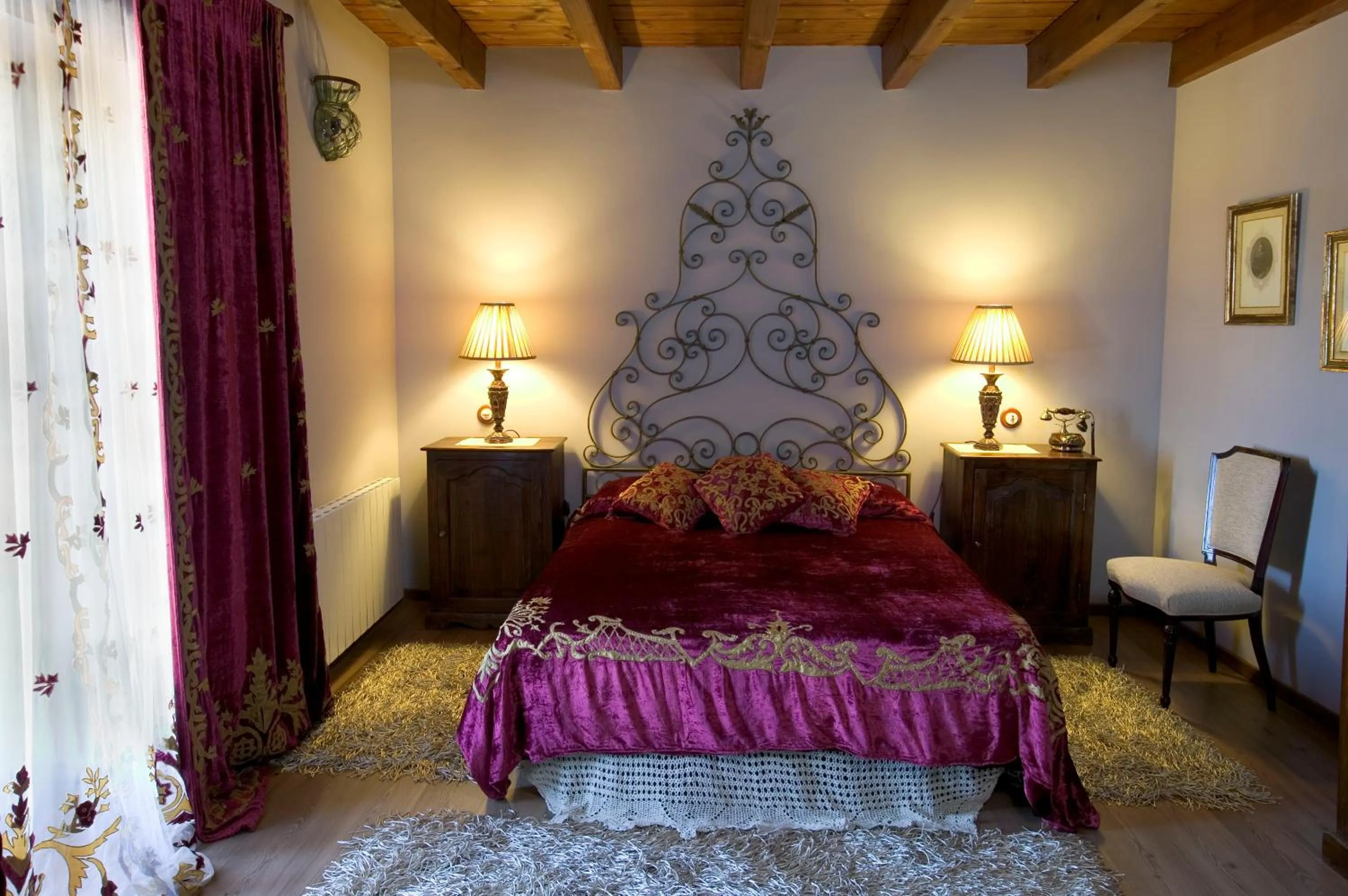 Decorative detail, Bed in La Posada Del Canal