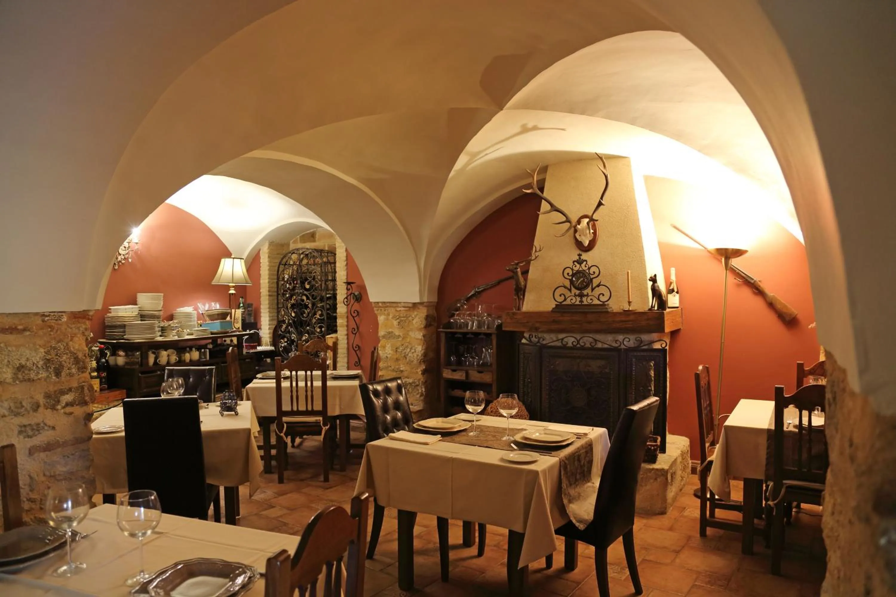 Restaurant/places to eat in La Posada Del Canal