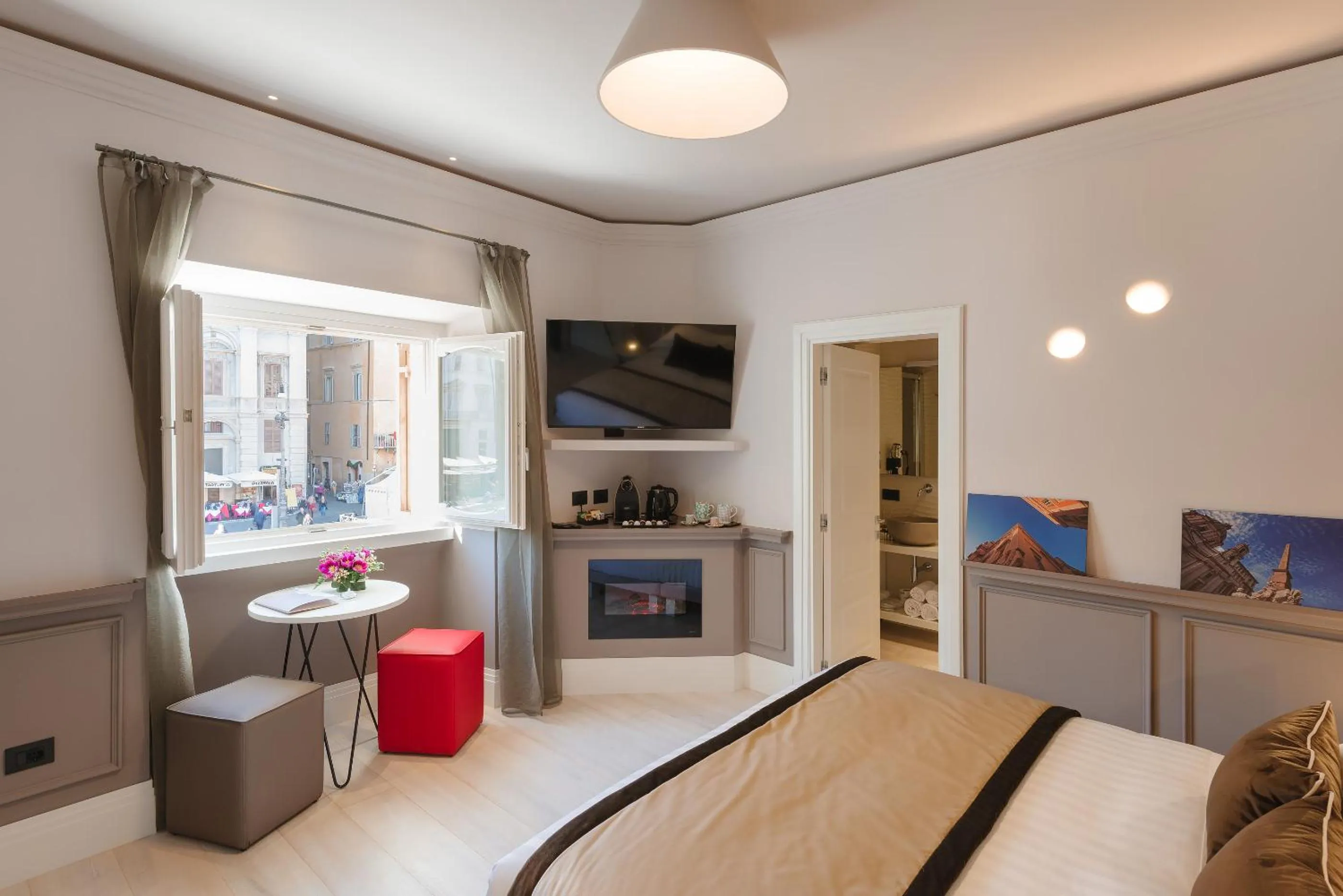 TV and multimedia, Bed in Rhea Silvia Luxury Navona