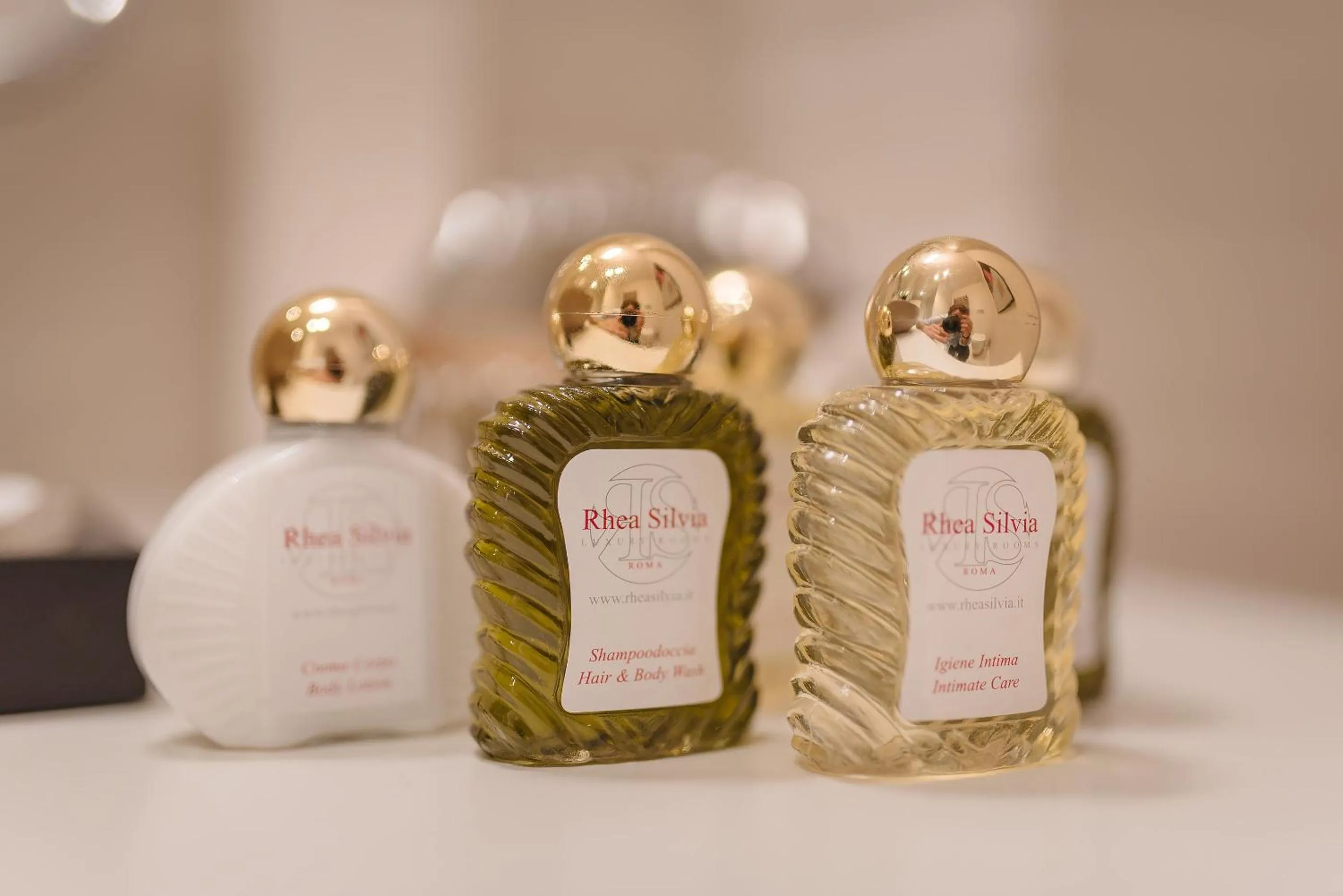 Shower in Rhea Silvia Luxury Navona