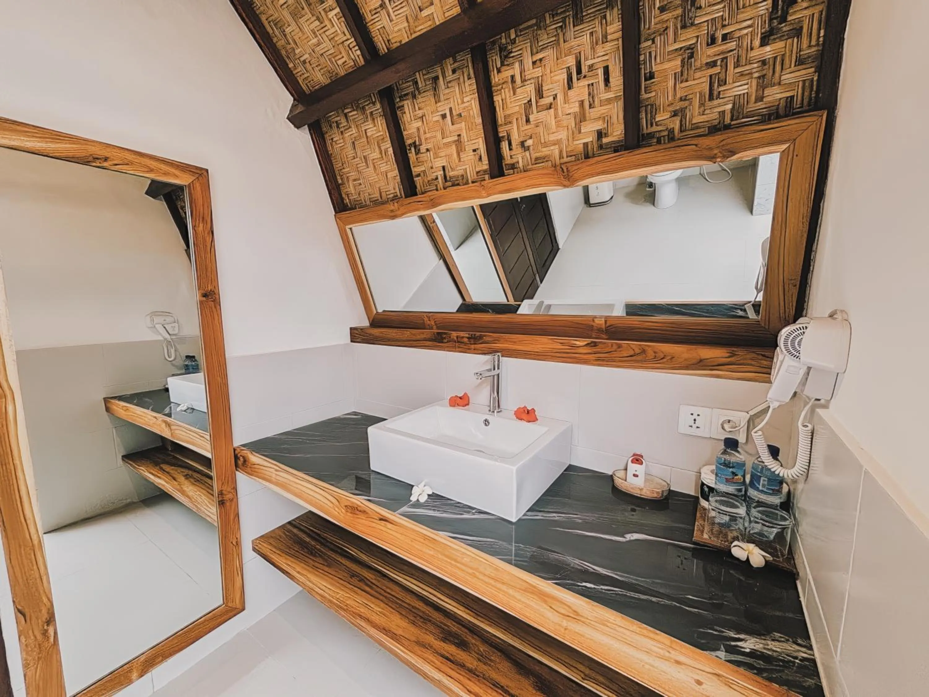 Bathroom, Bed in Gili Air Bungalows