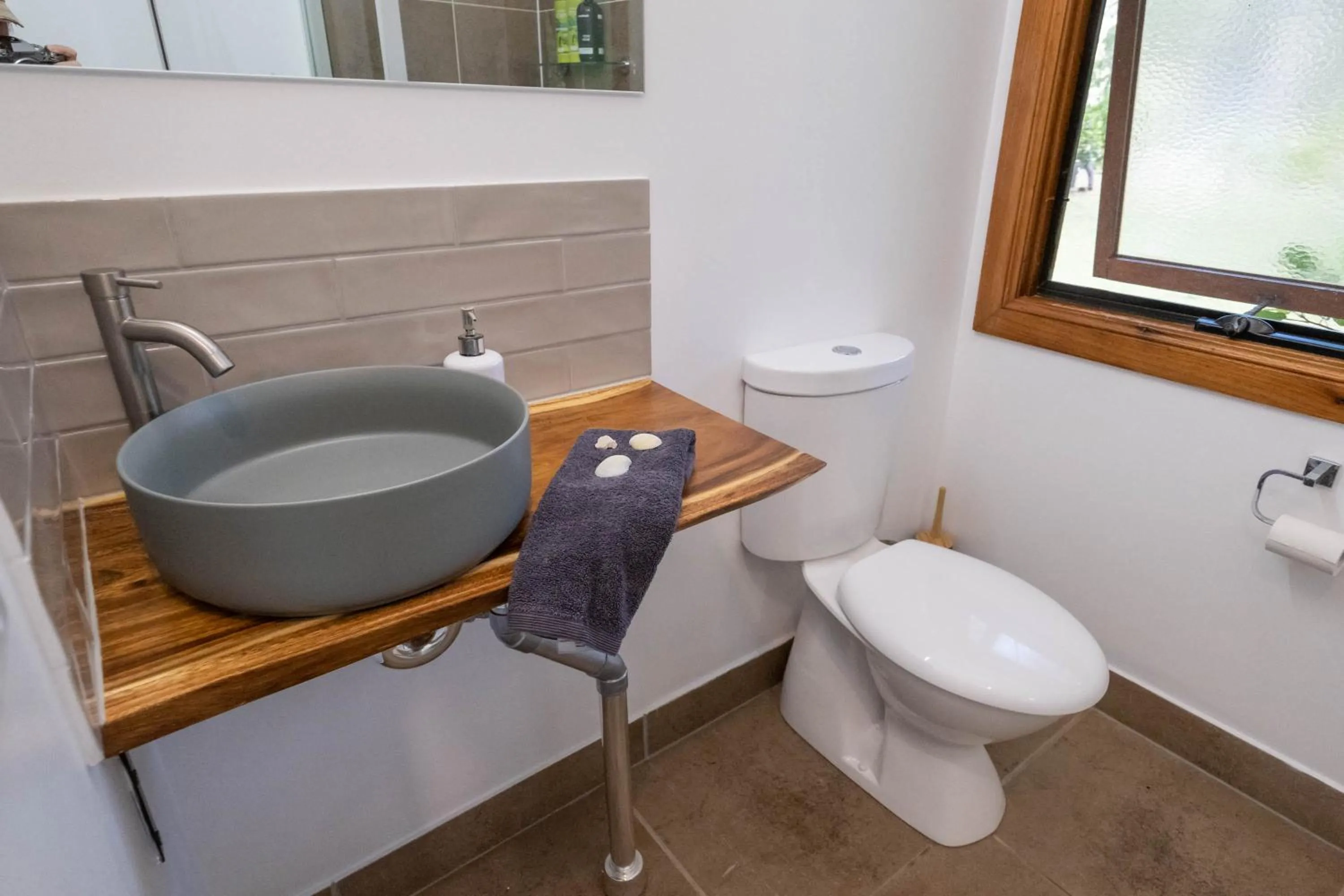 Toilet in Airlie Beach Eco Cabins - Adults Only