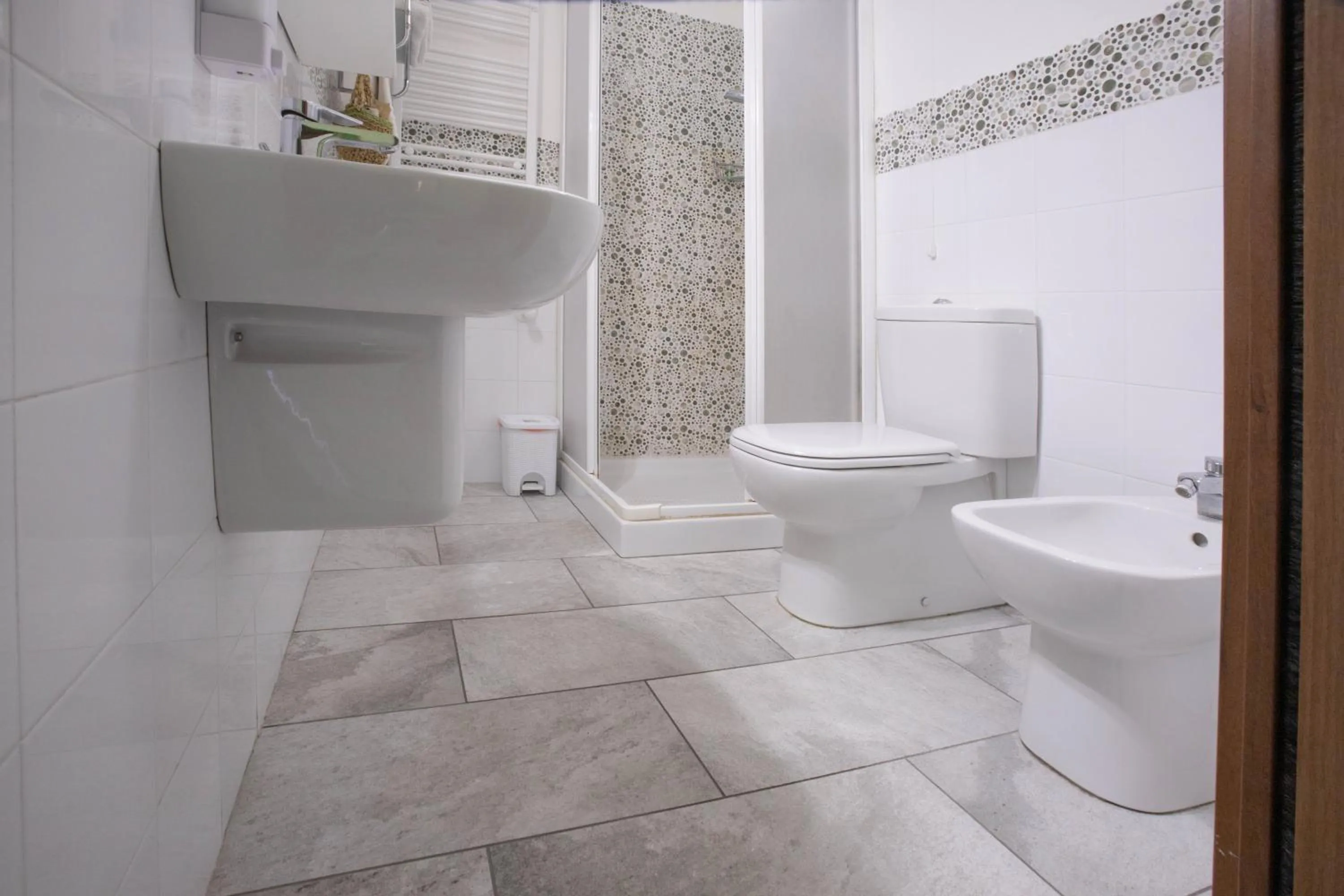 Shower in Etna Sea House