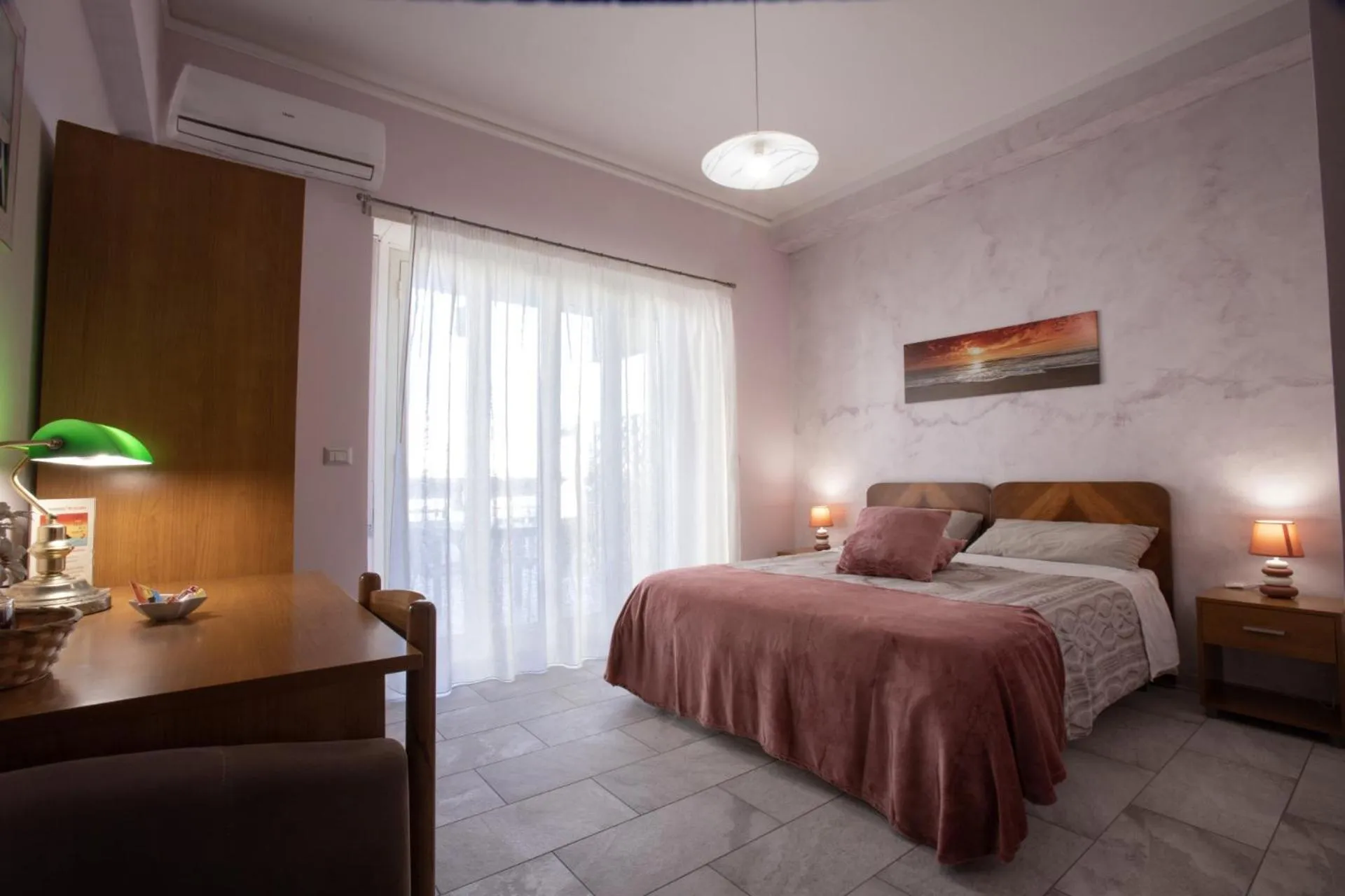 Photo of the whole room, Bed in Etna Sea House