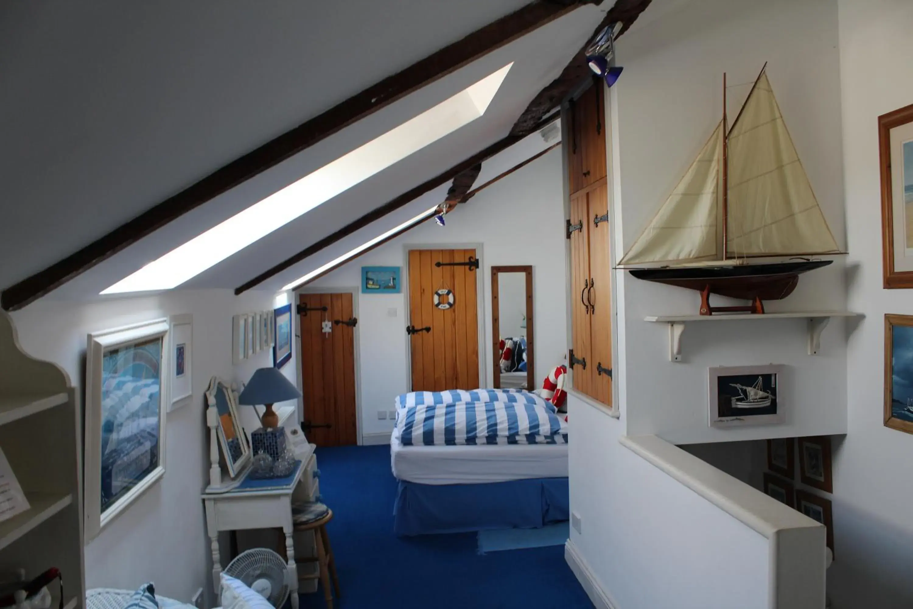 Double or Twin Room with Private Bathroom - single occupancy in Clayton Wickham Farmhouse Double or Twin Room with Private Bathroom - single occupancy in Clayton Wickham Farmhouse