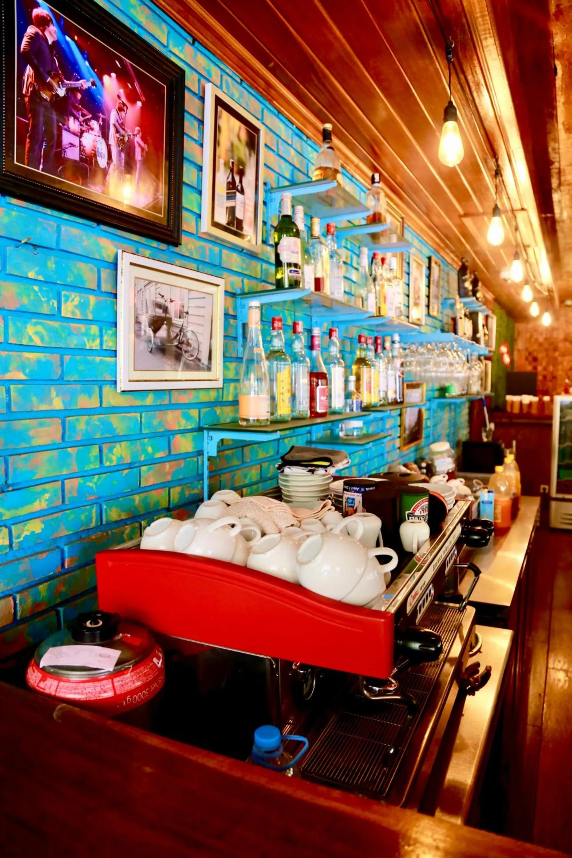 Restaurant/places to eat in Seahouse Bali Indah Beach Inn