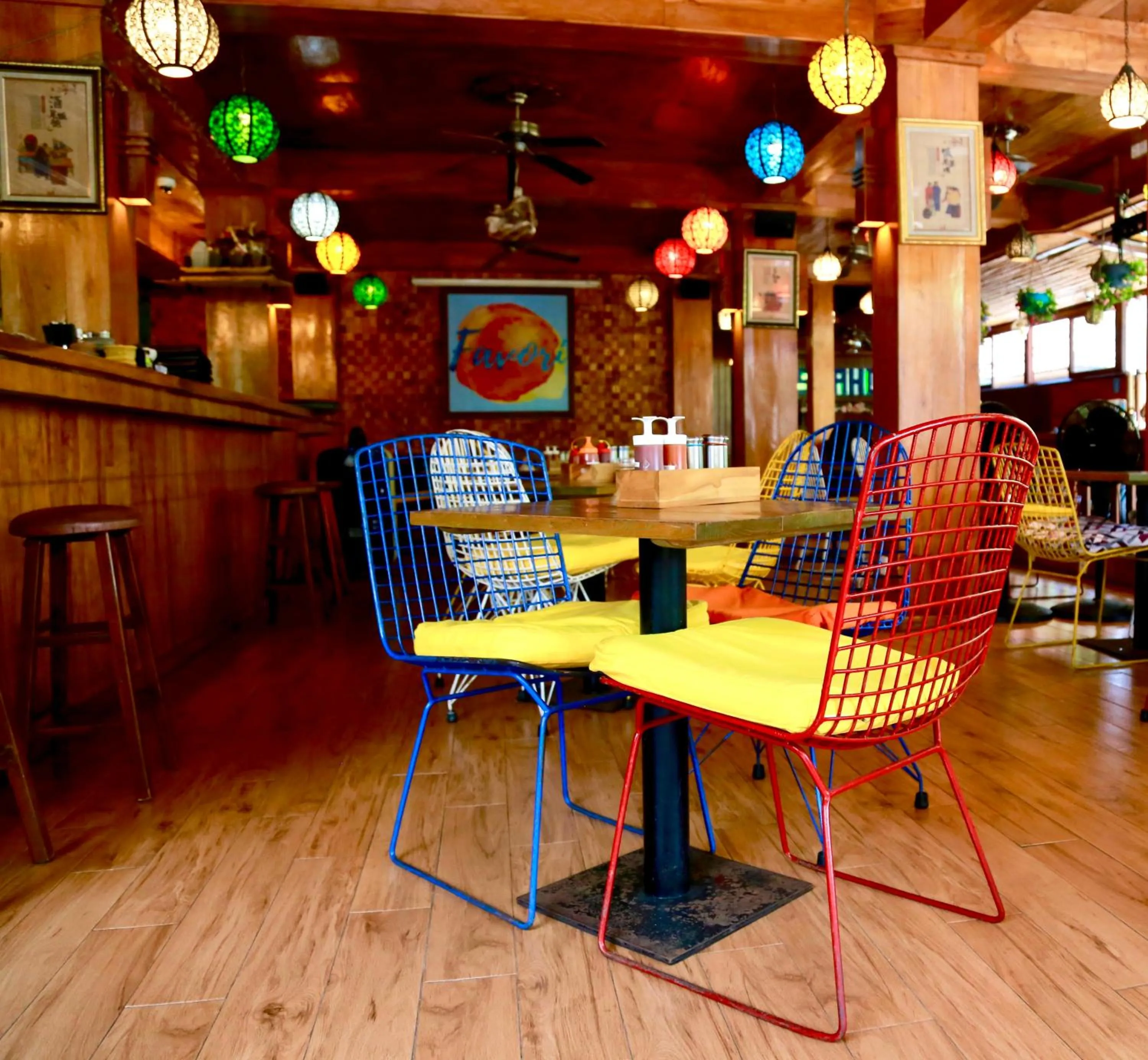 Restaurant/places to eat in Seahouse Bali Indah Beach Inn