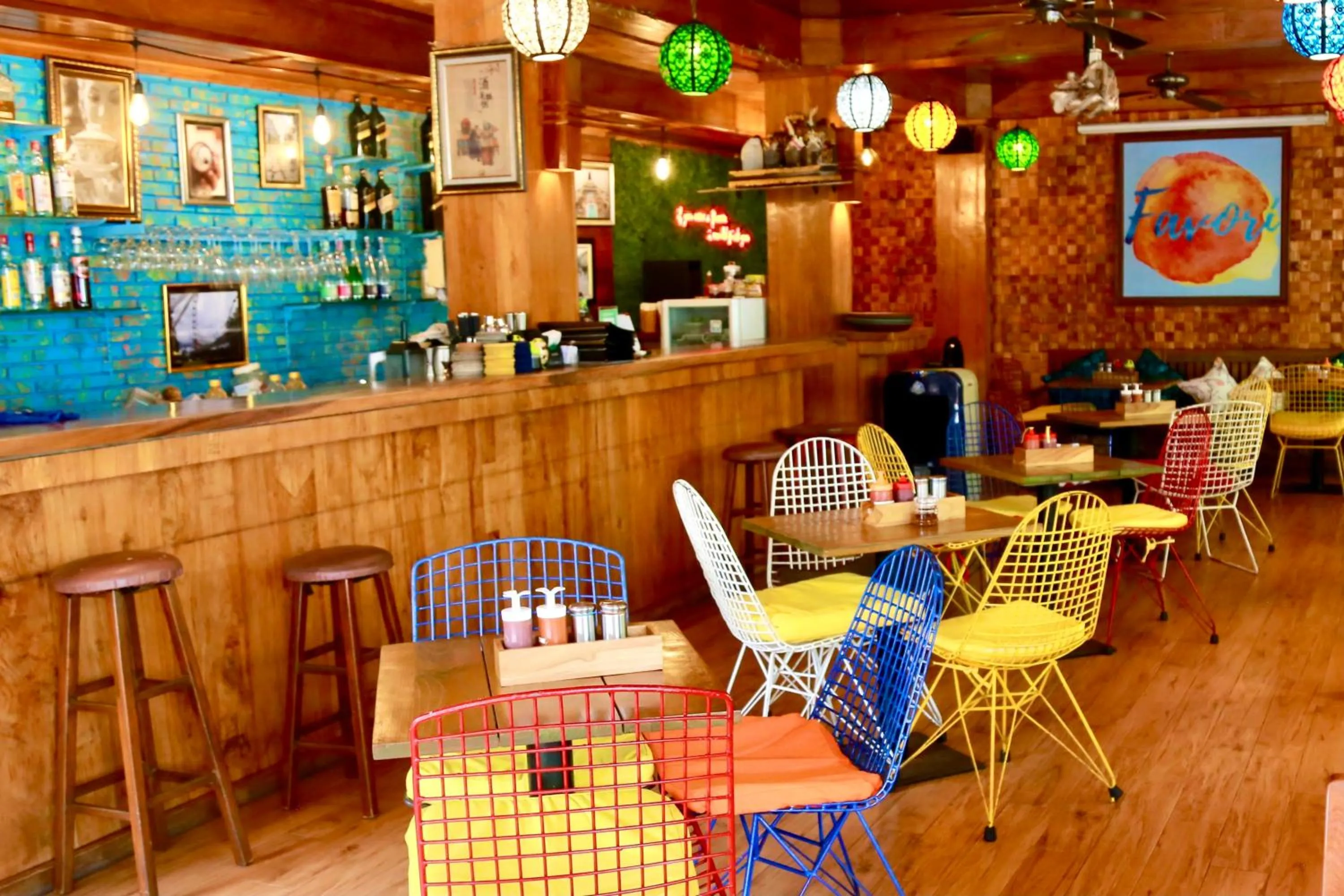 Restaurant/places to eat in Seahouse Bali Indah Beach Inn