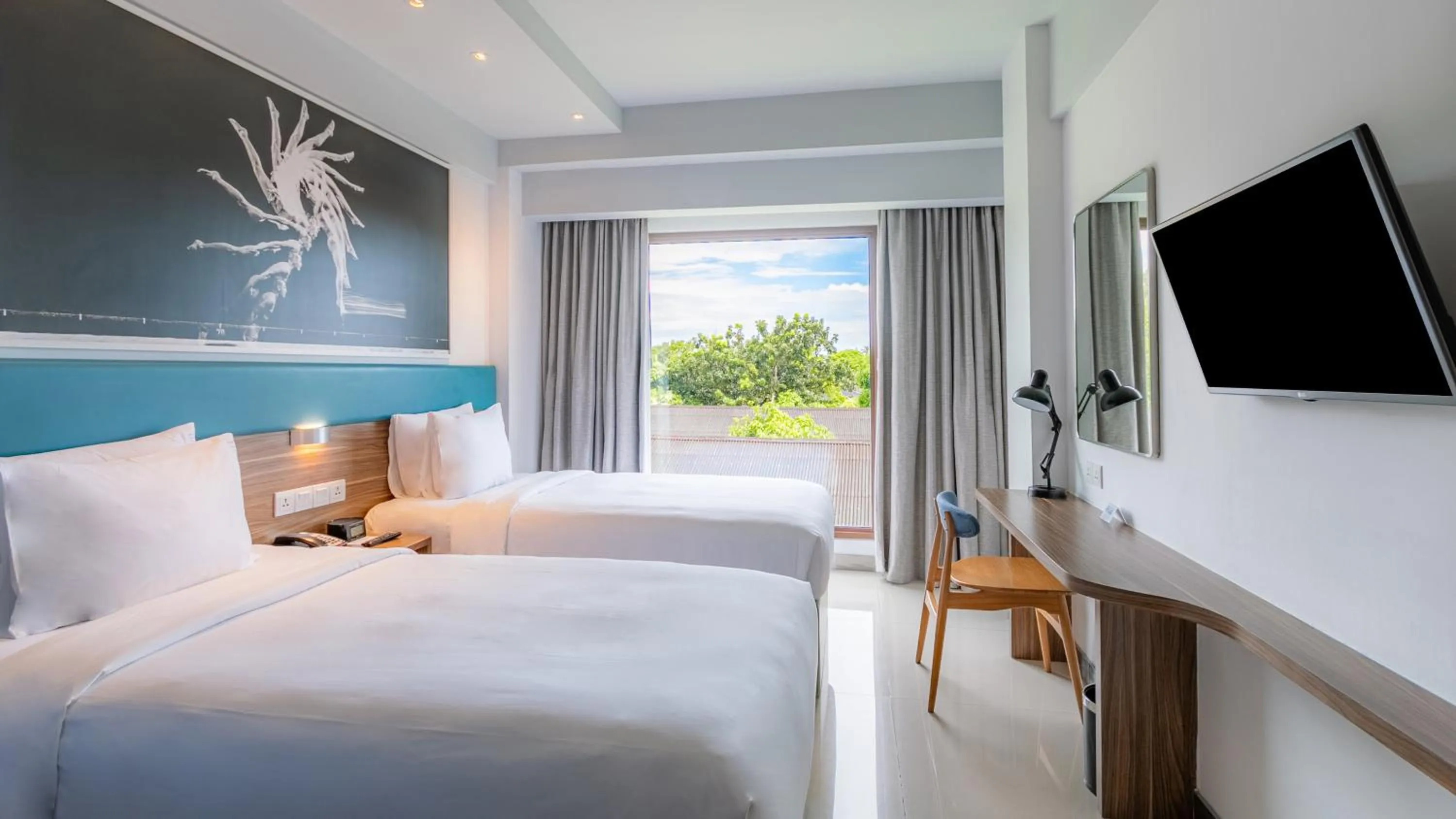 Photo of the whole room, Bed in Holiday Inn Express Baruna by IHG