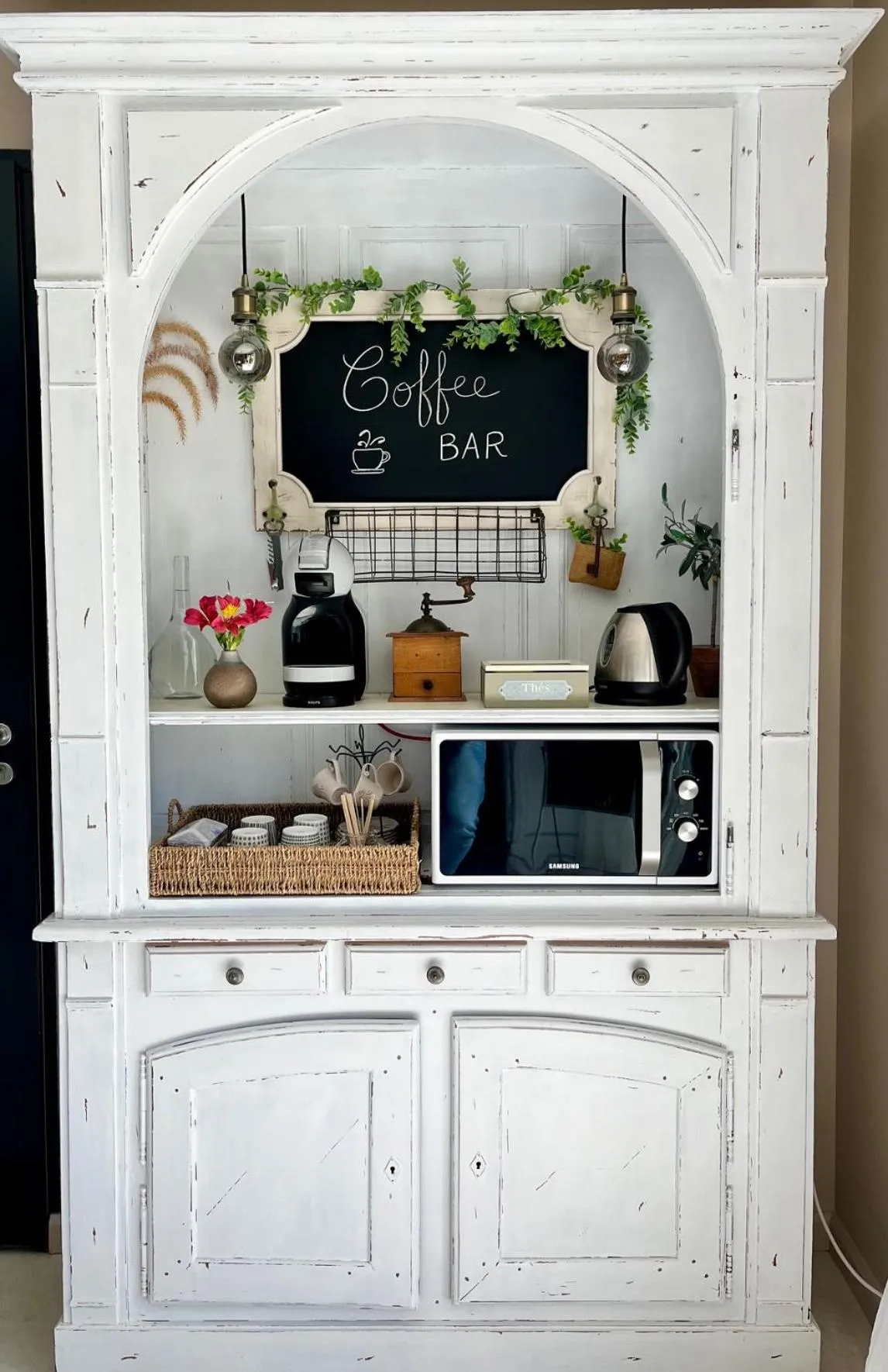 Coffee/tea facilities in La Villa Aux Oliviers