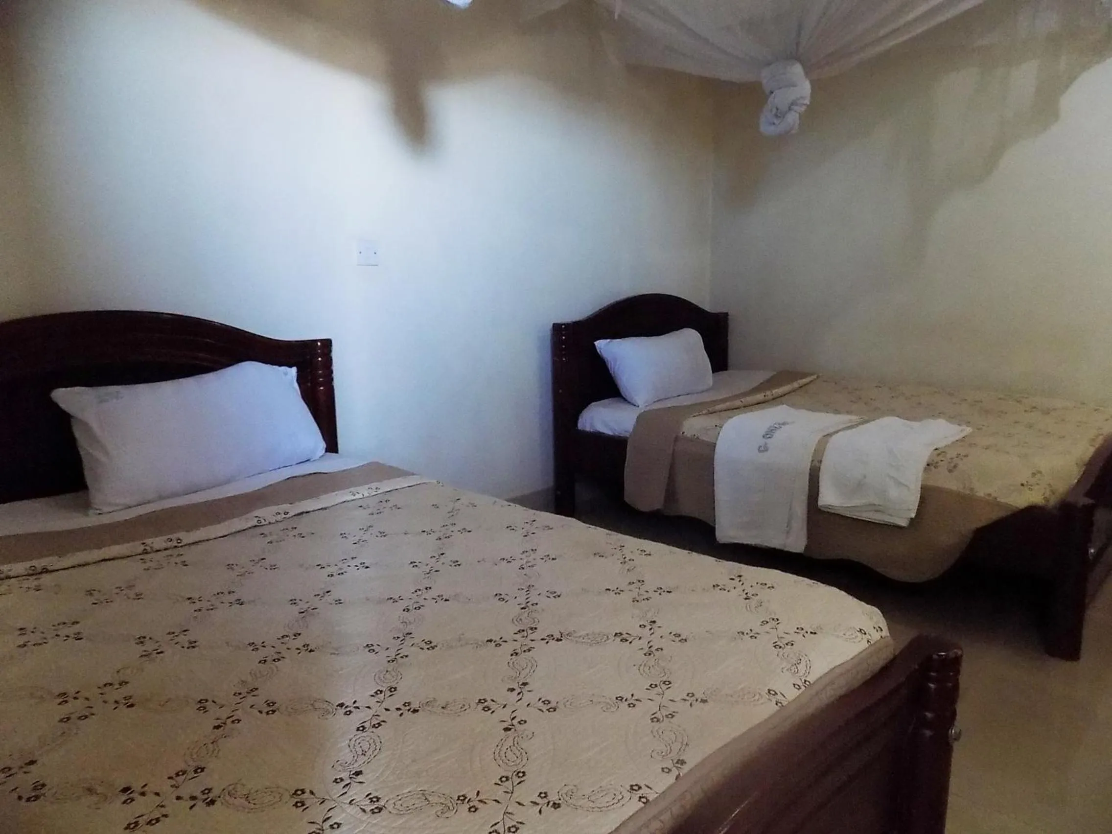 Bedroom, Bed in G-One Hotel Kampala