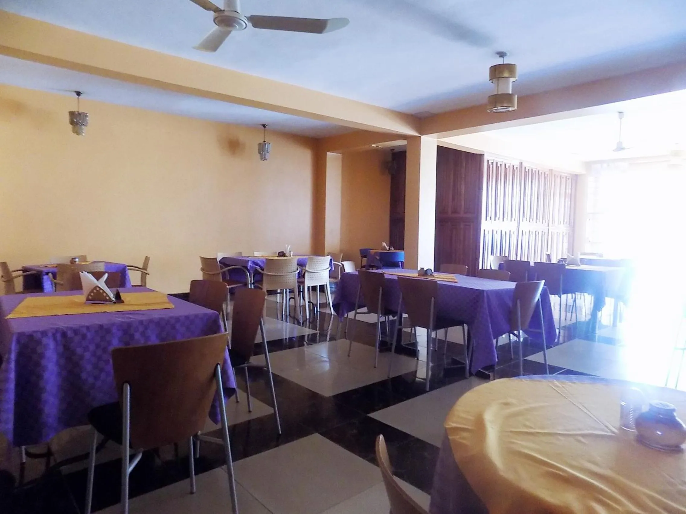 Restaurant/places to eat in G-One Hotel Kampala