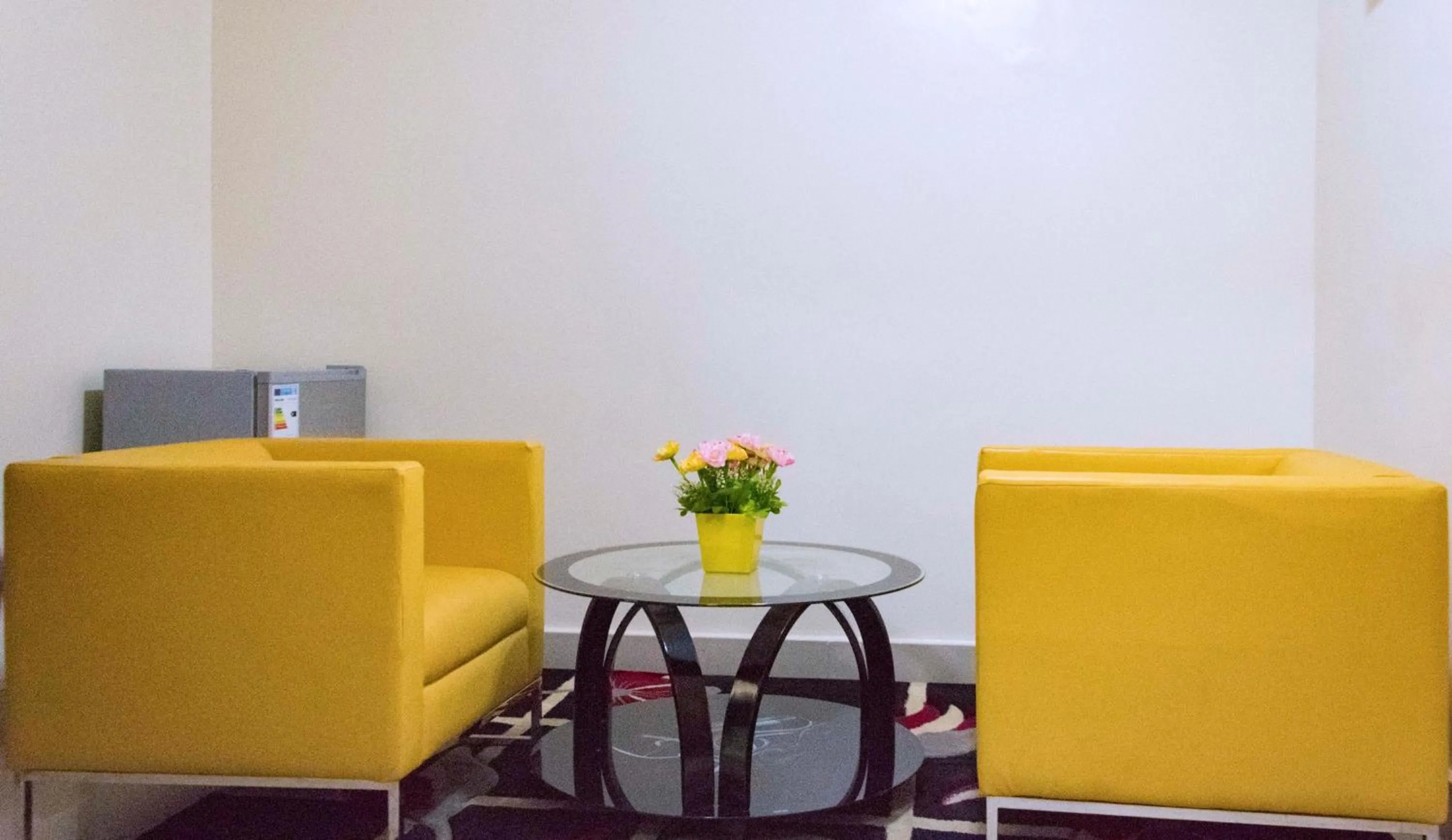 Living room in G-One Hotel Kampala