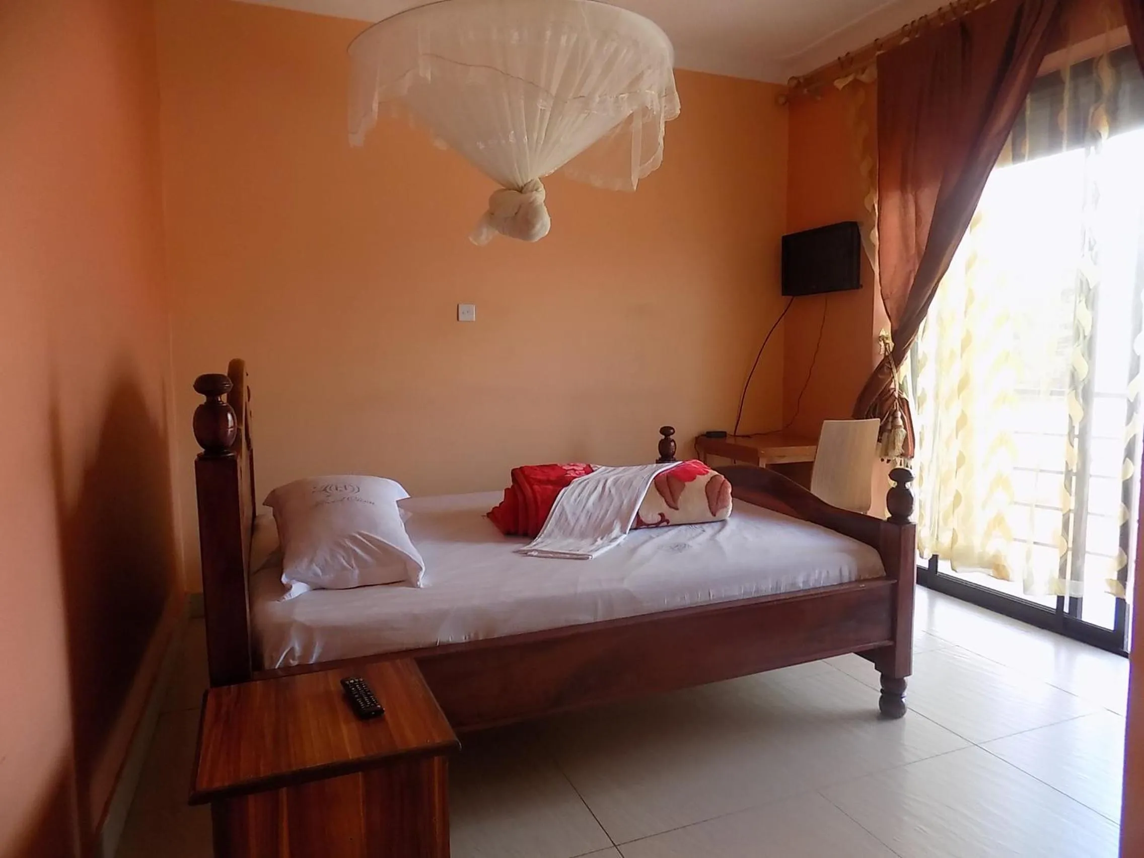 Bed in Olina Hotel and Apartments Kampala