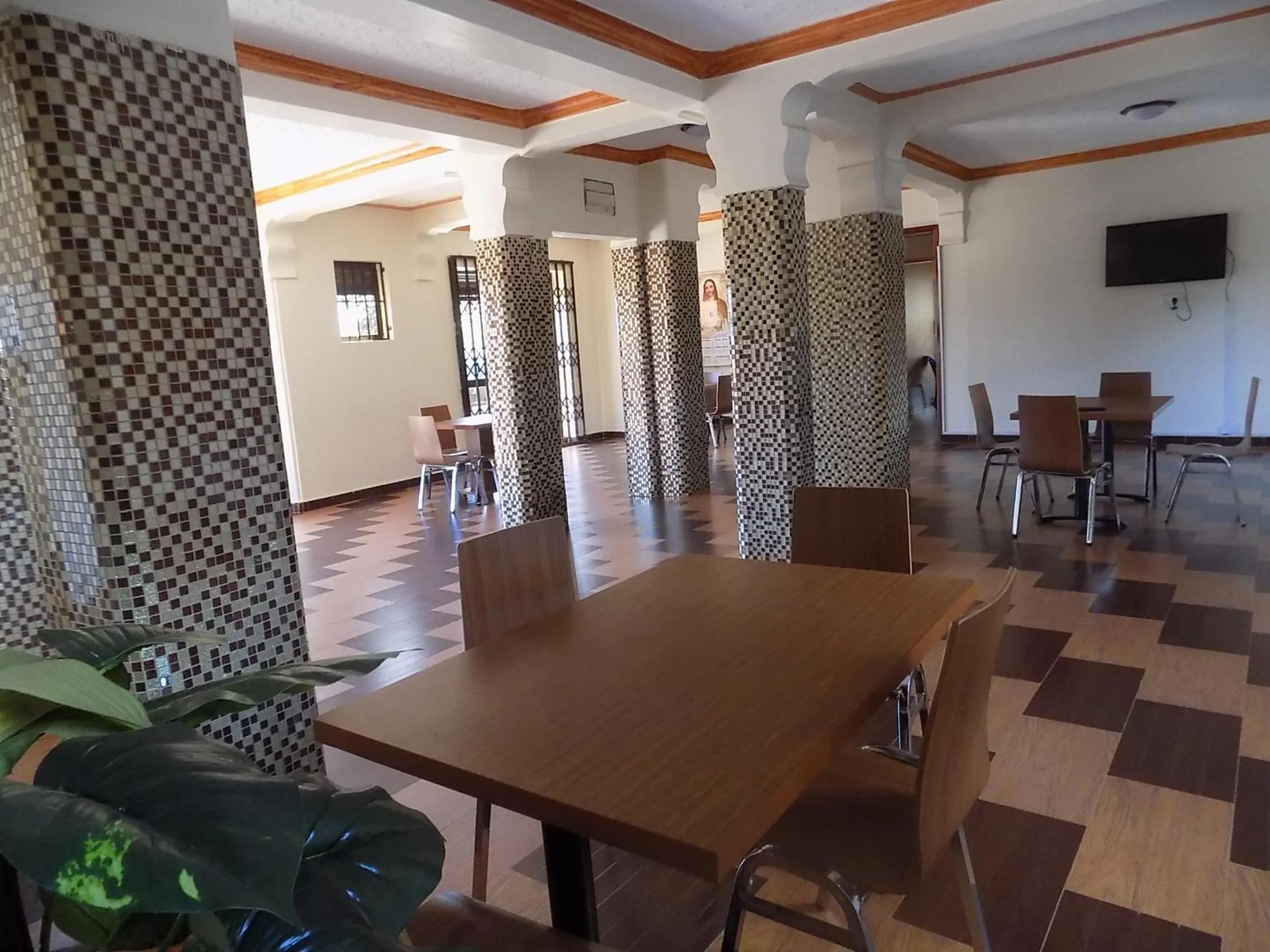 Restaurant/places to eat in Olina Hotel and Apartments Kampala