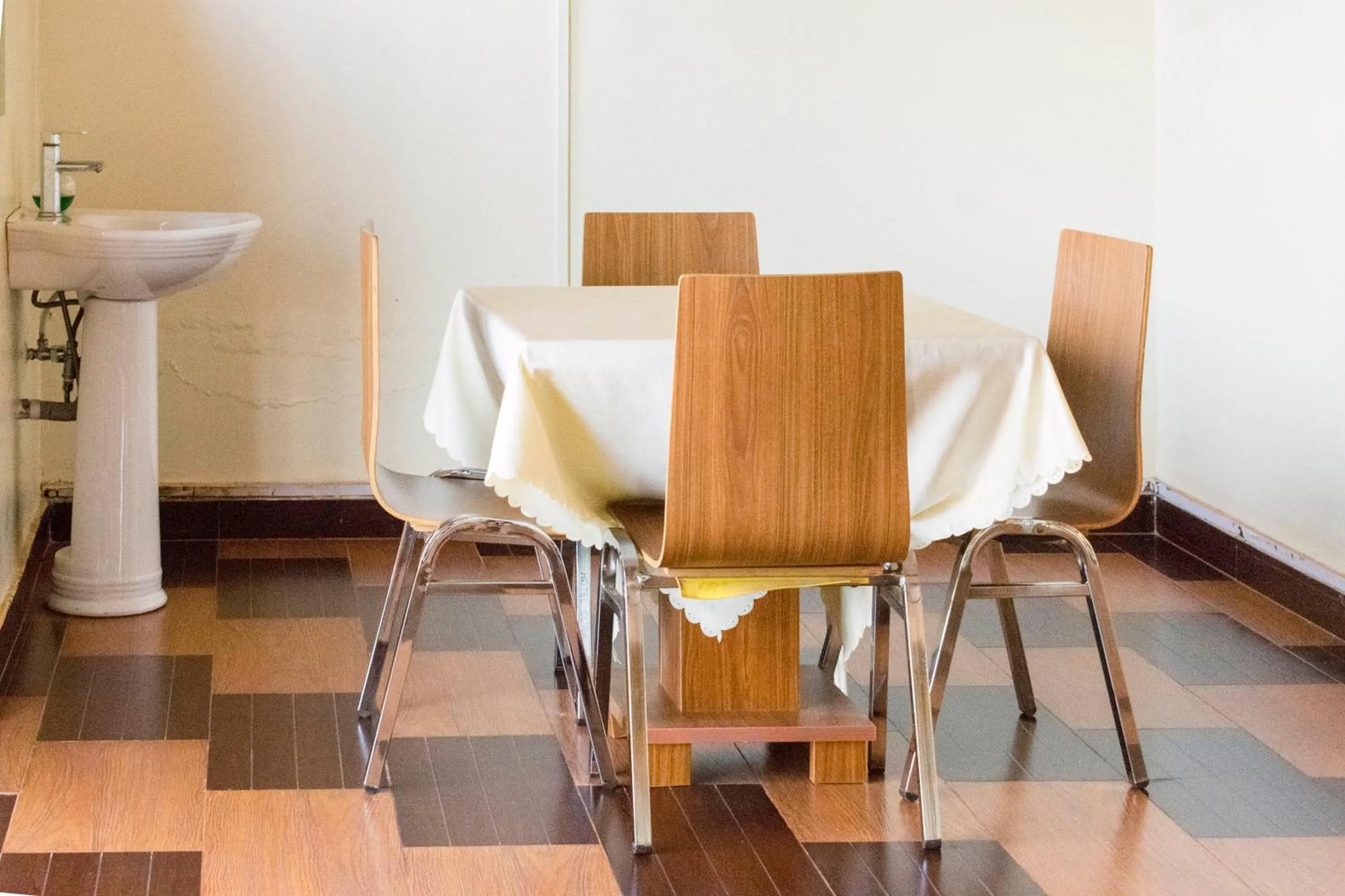 Restaurant/places to eat in Olina Hotel and Apartments Kampala