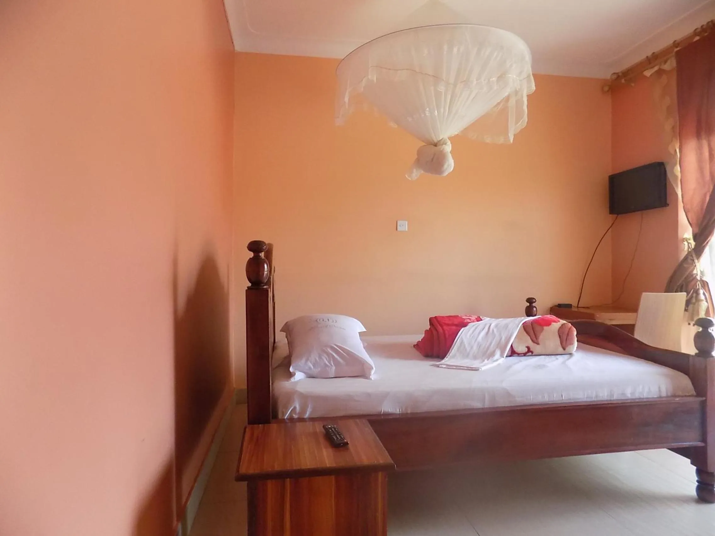 Bed in Olina Hotel and Apartments Kampala