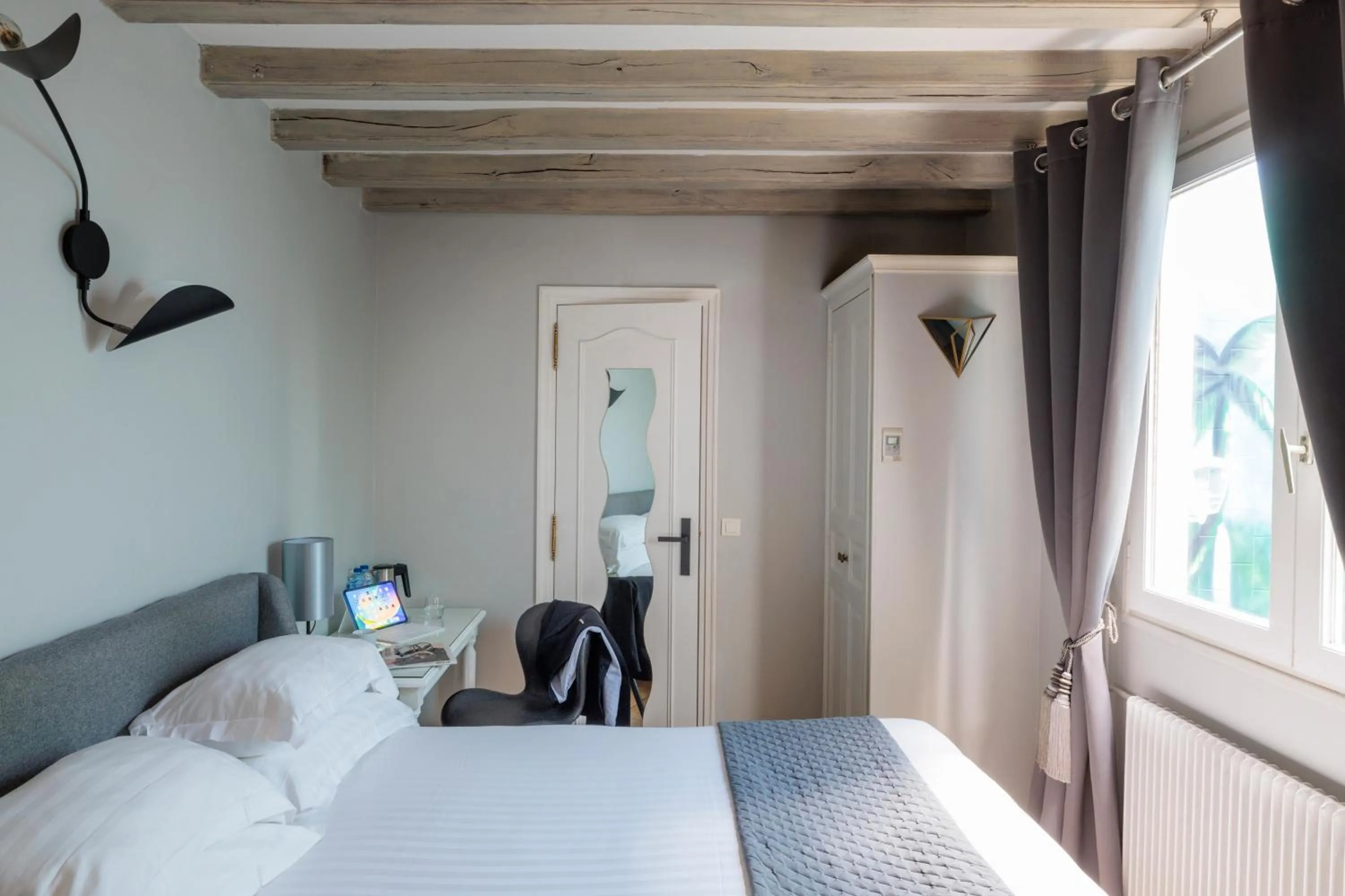 Bed in Hôtel Saint Martin Bastille