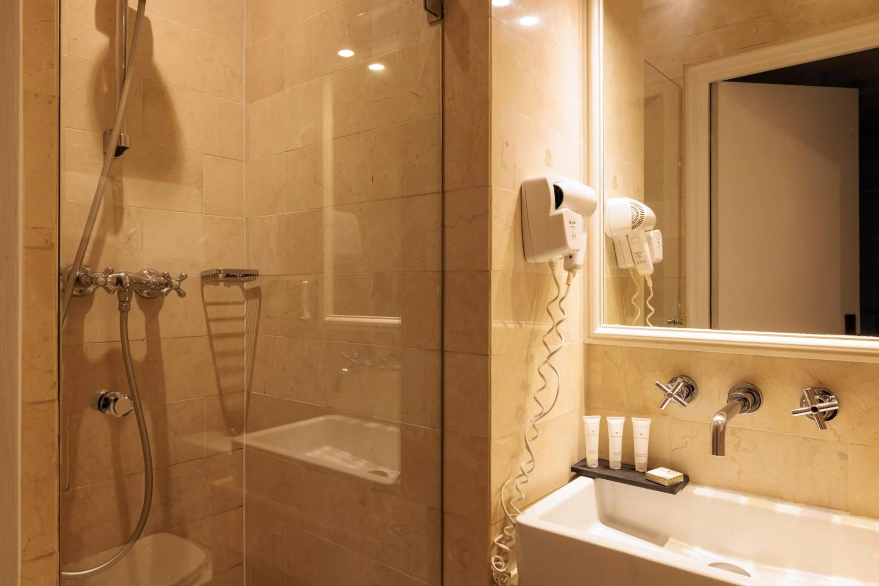 Hôtel Saint Martin Bastille