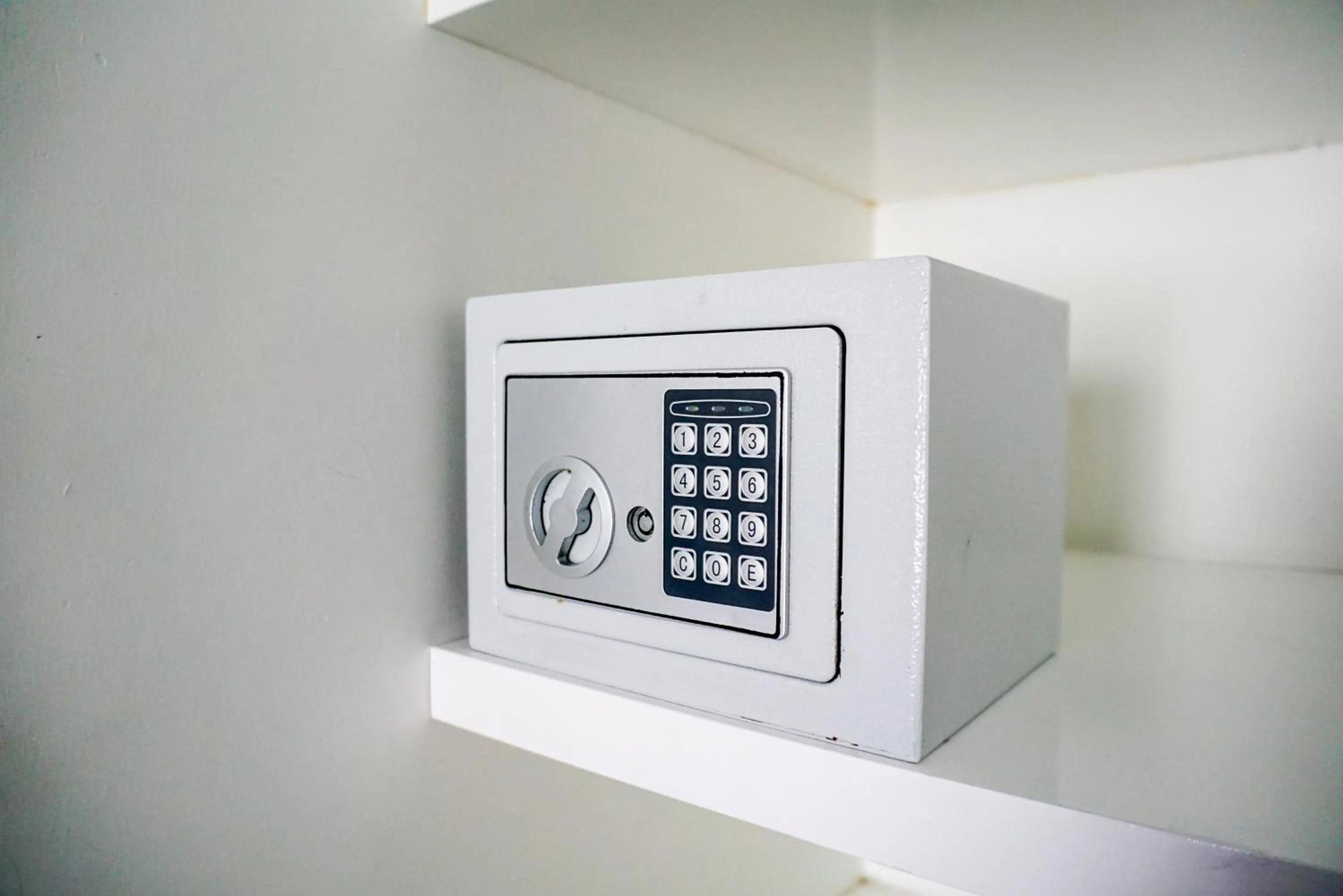 safe in Apart Hotel Petit Palace Suites