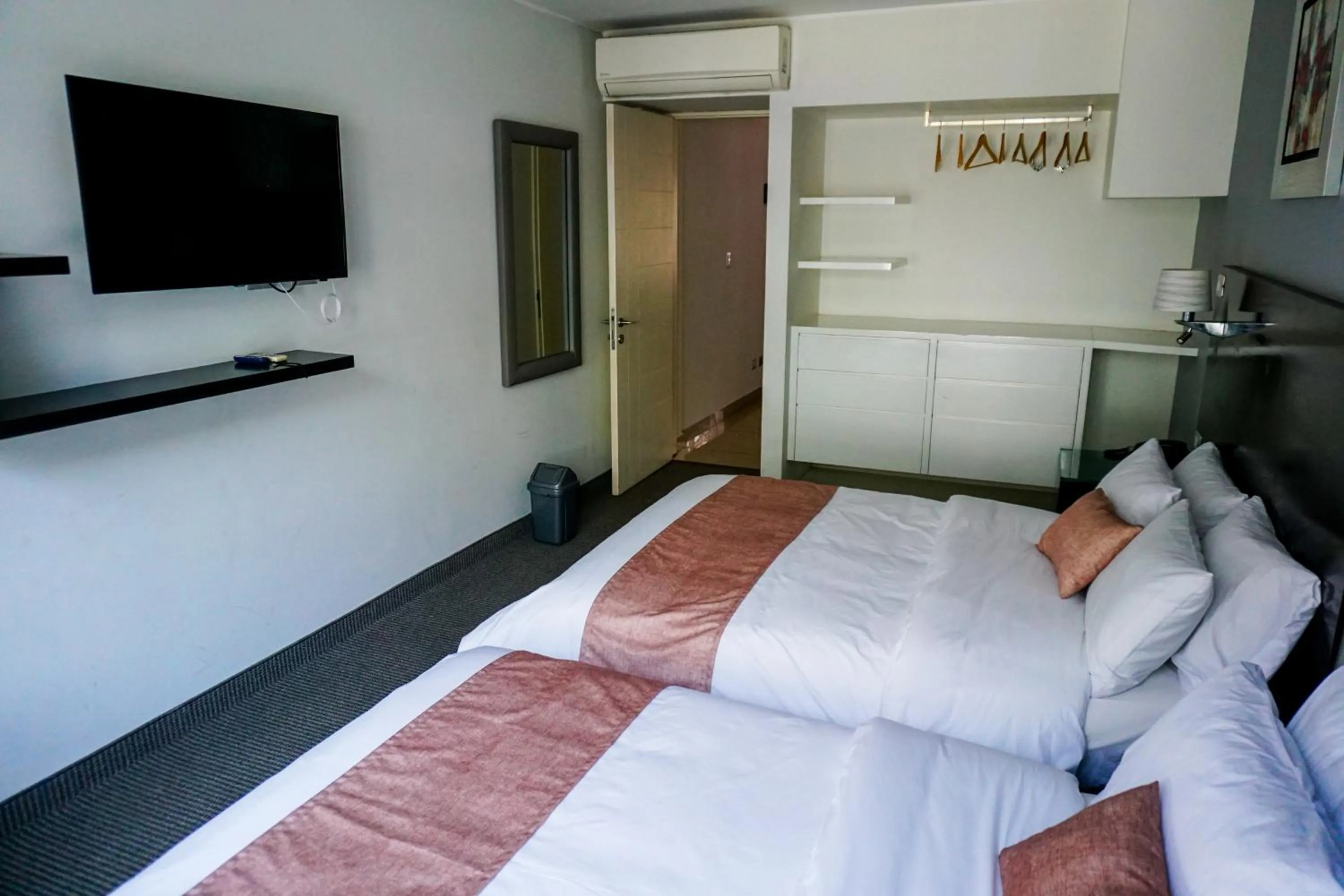 Bed in Apart Hotel Petit Palace Suites