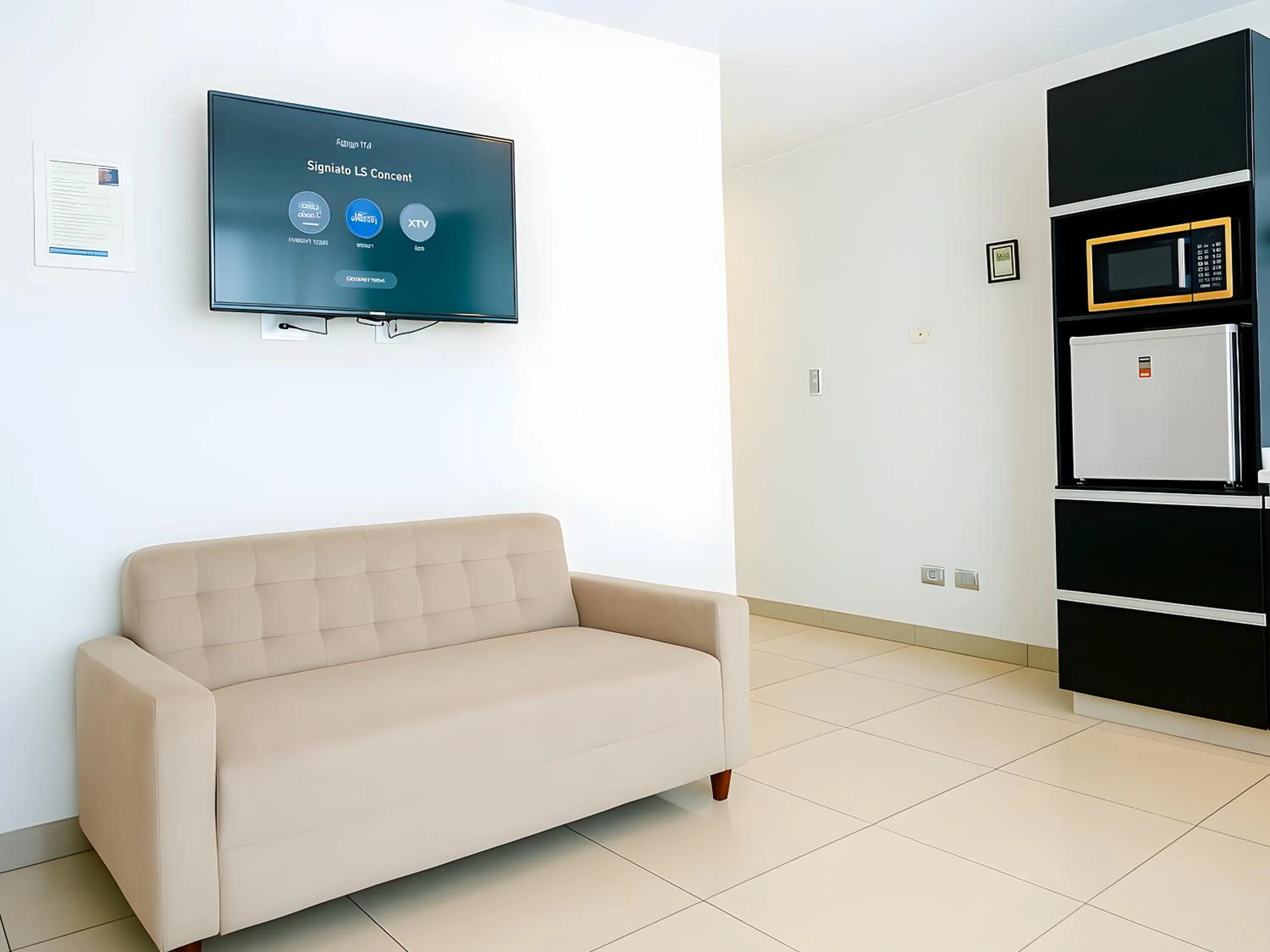 TV and multimedia in Apart Hotel Petit Palace Suites