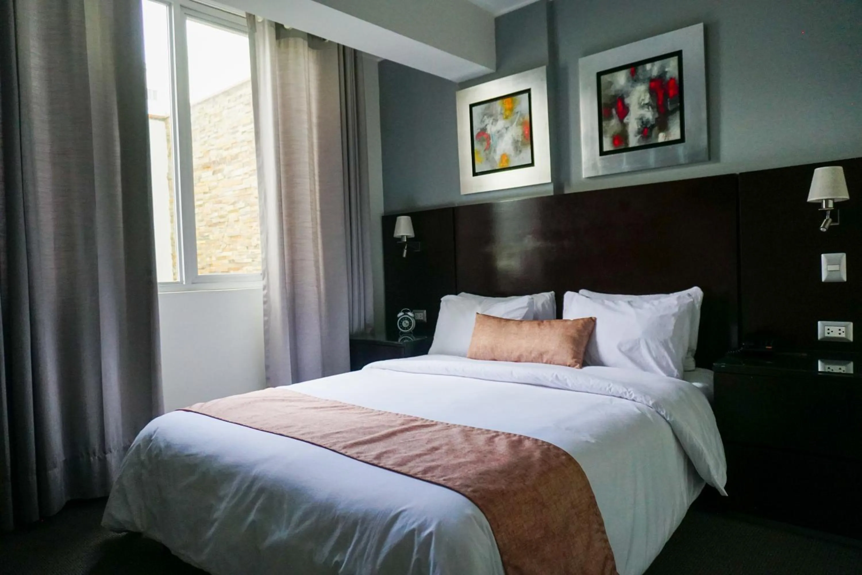 Bed in Apart Hotel Petit Palace Suites