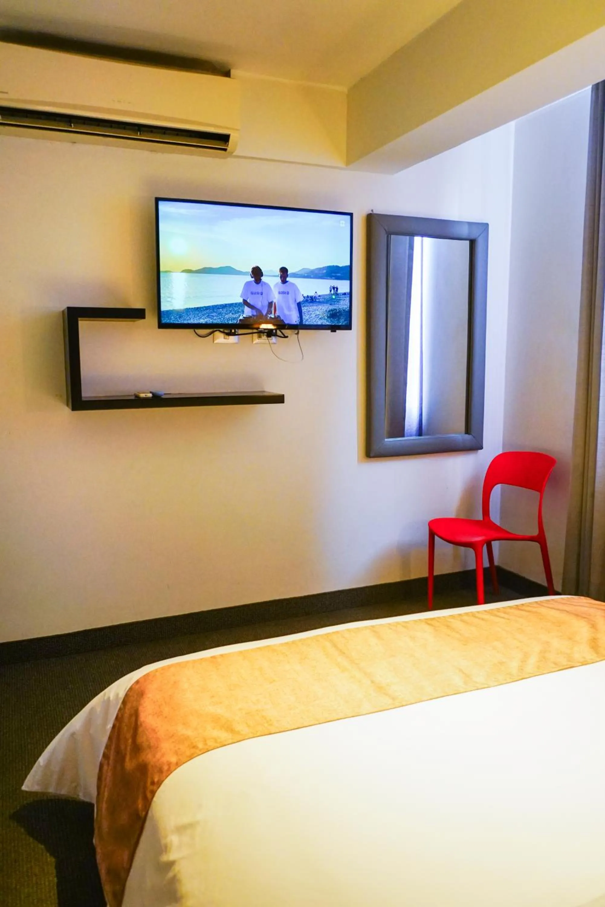 Bed in Apart Hotel Petit Palace Suites