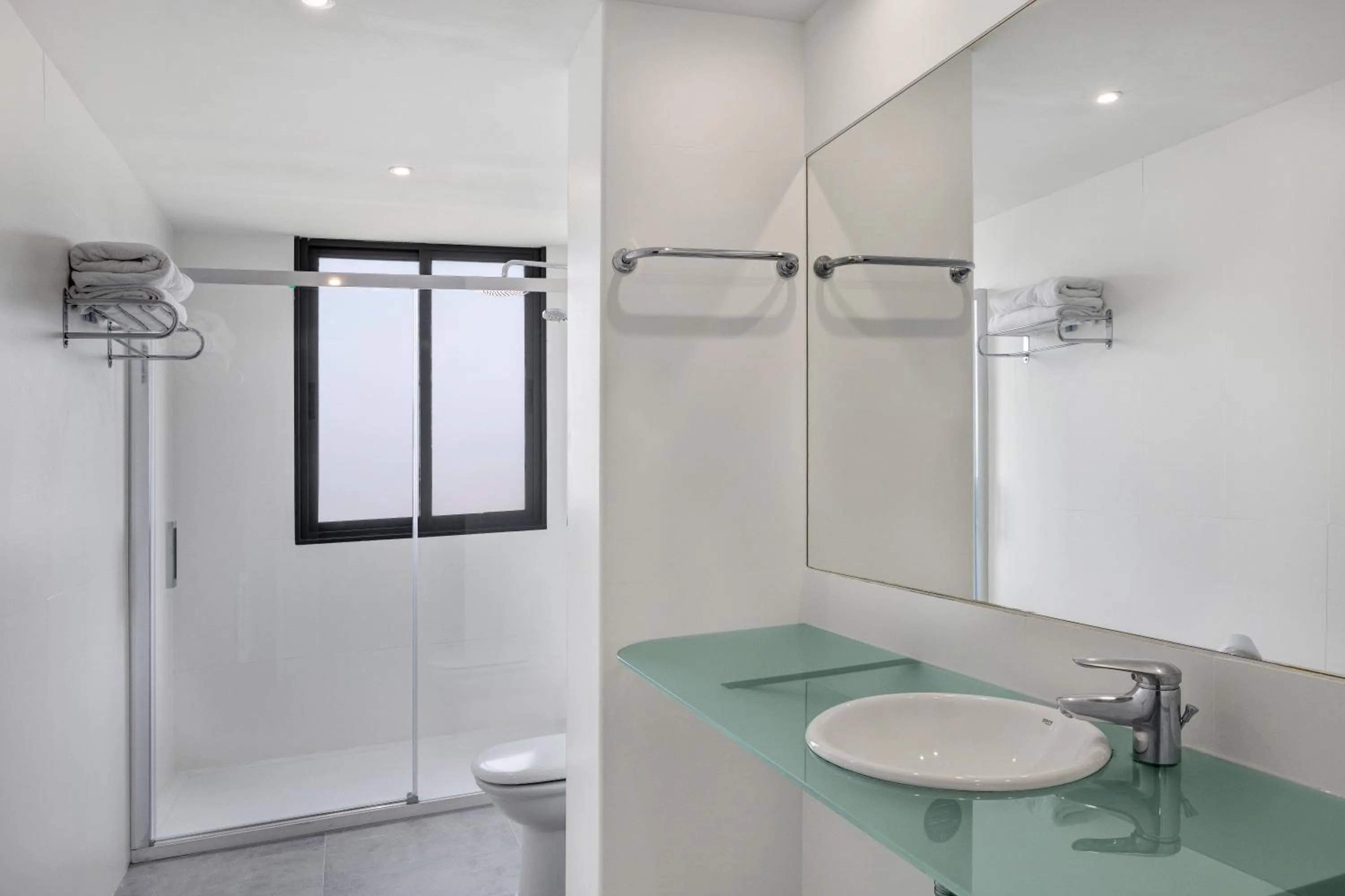 Bathroom in B&B HOTEL Vigo